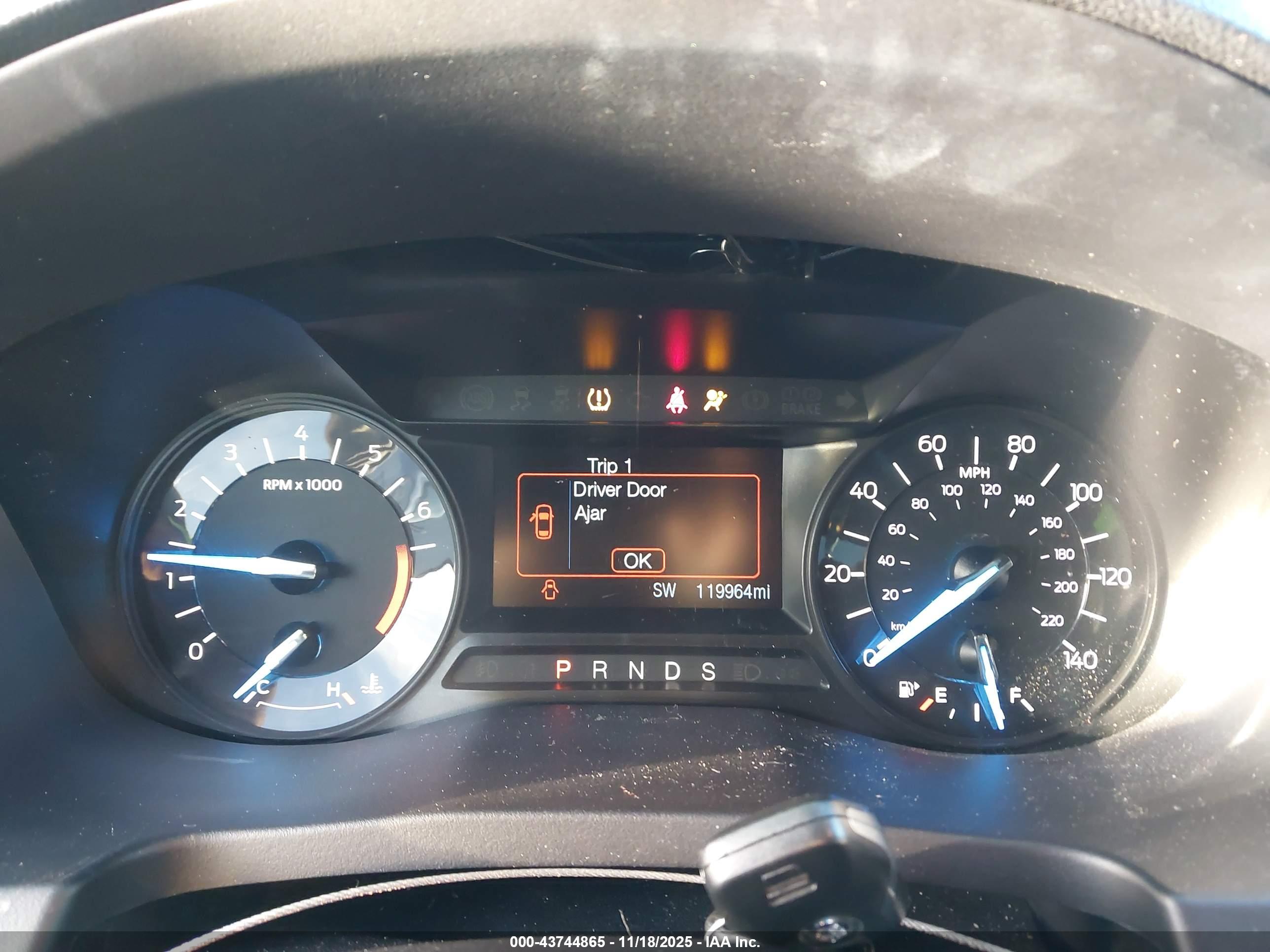 FORD EXPLORER image 7