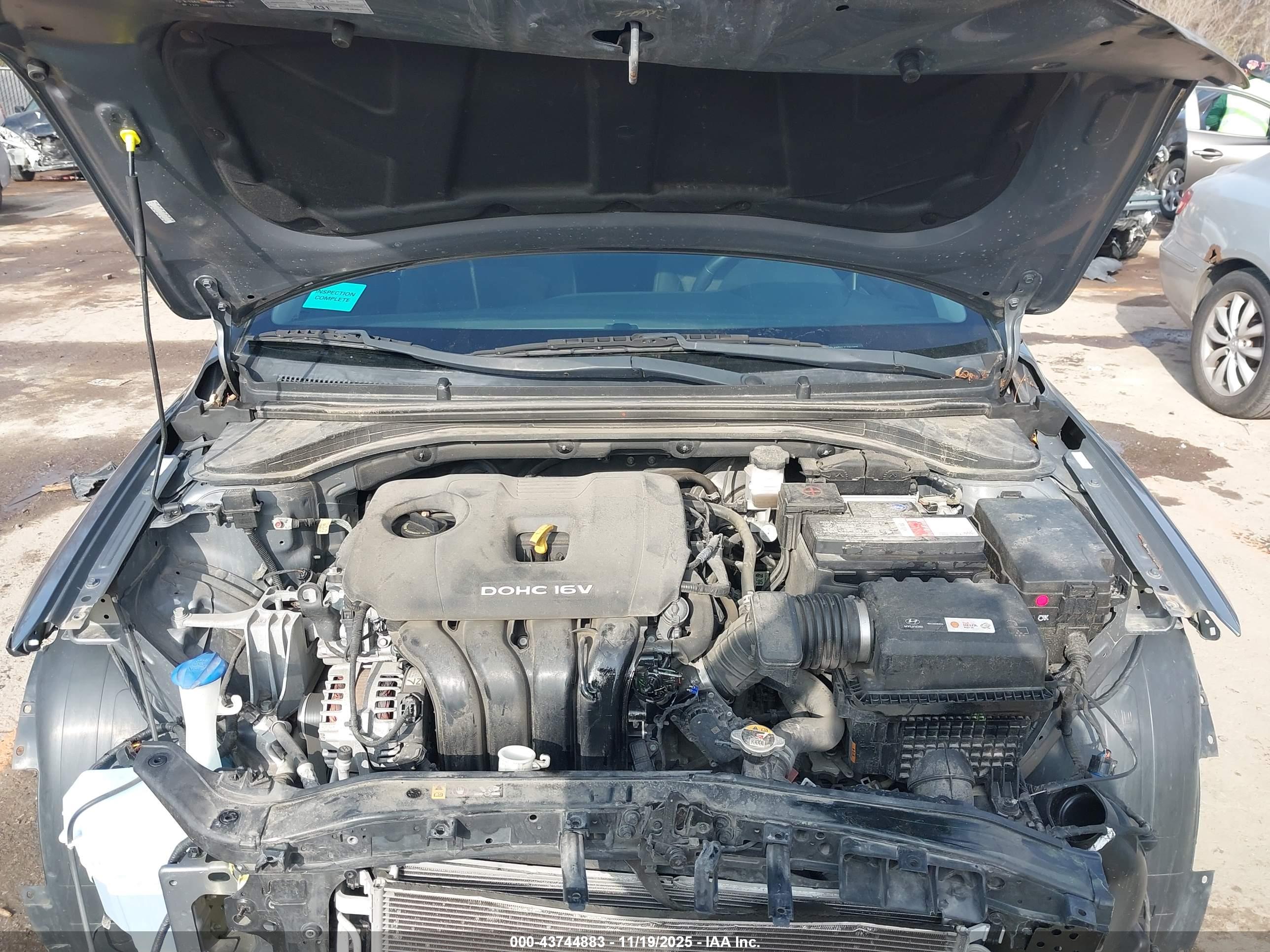 HYUNDAI ELANTRA image 10
