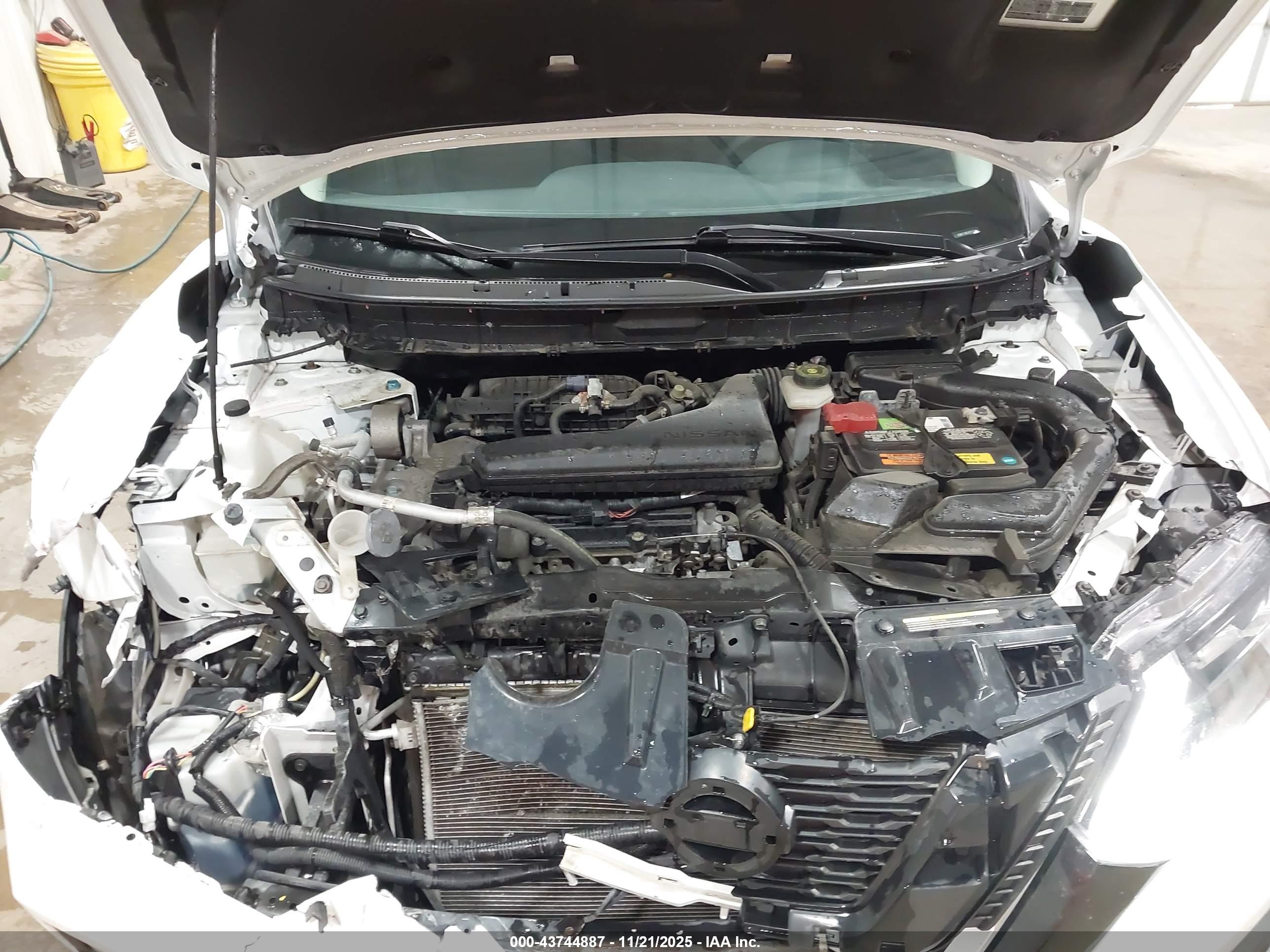 NISSAN ROGUE image 10