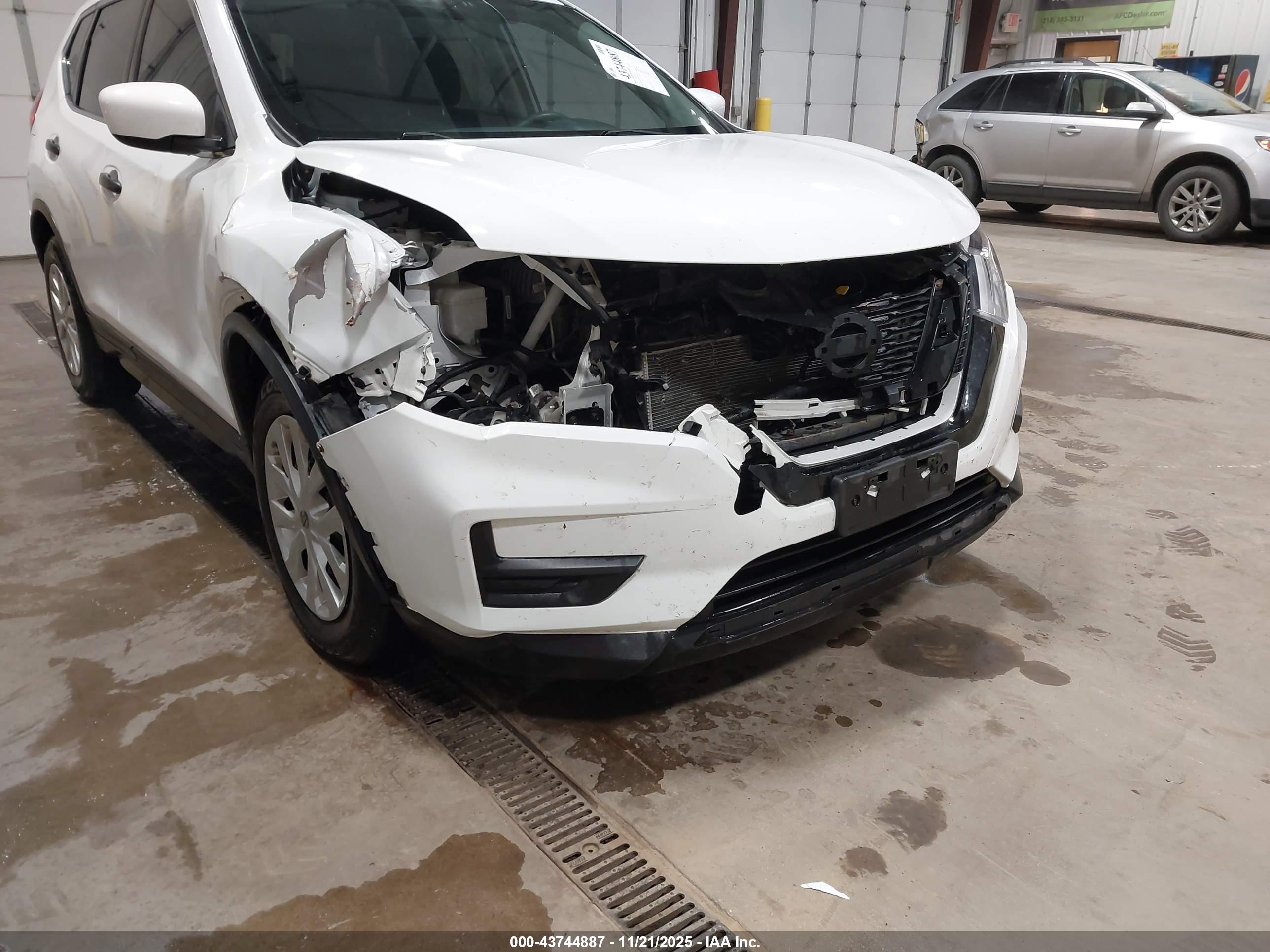 NISSAN ROGUE image 6