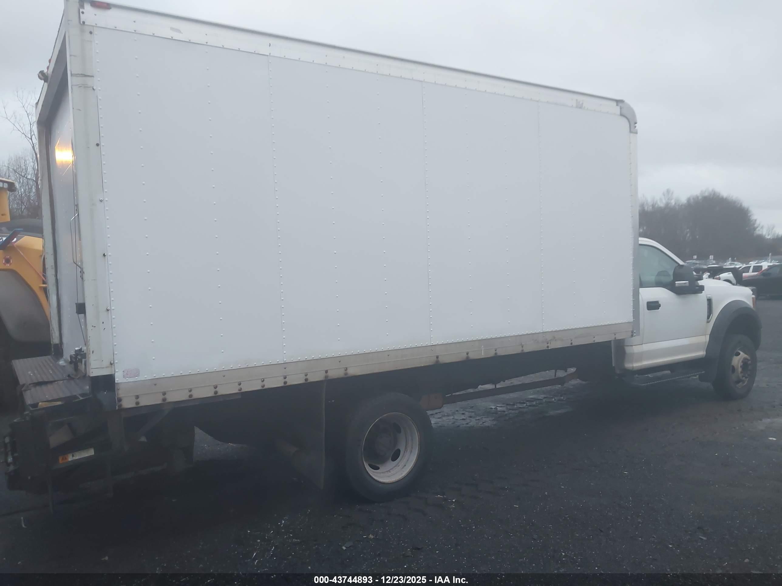 FORD F-550 image 4