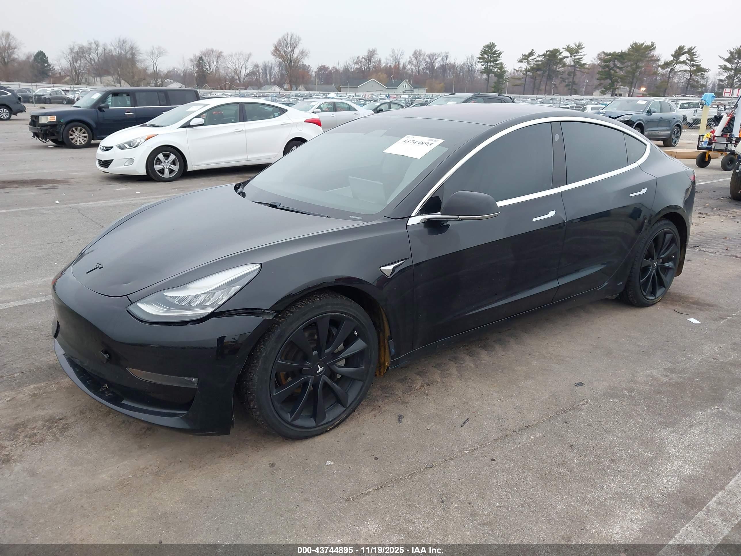 TESLA MODEL image 2