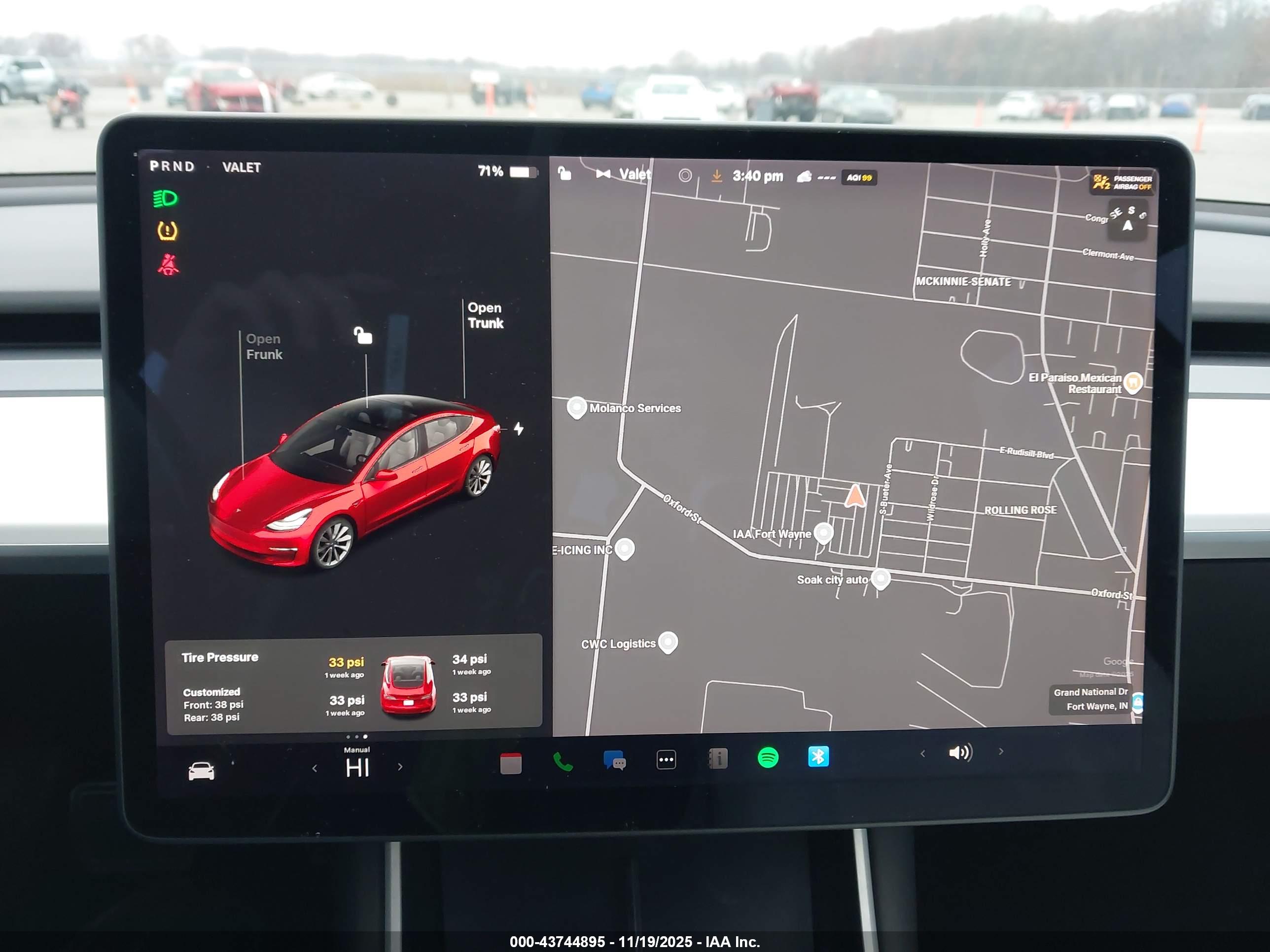 TESLA MODEL image 7