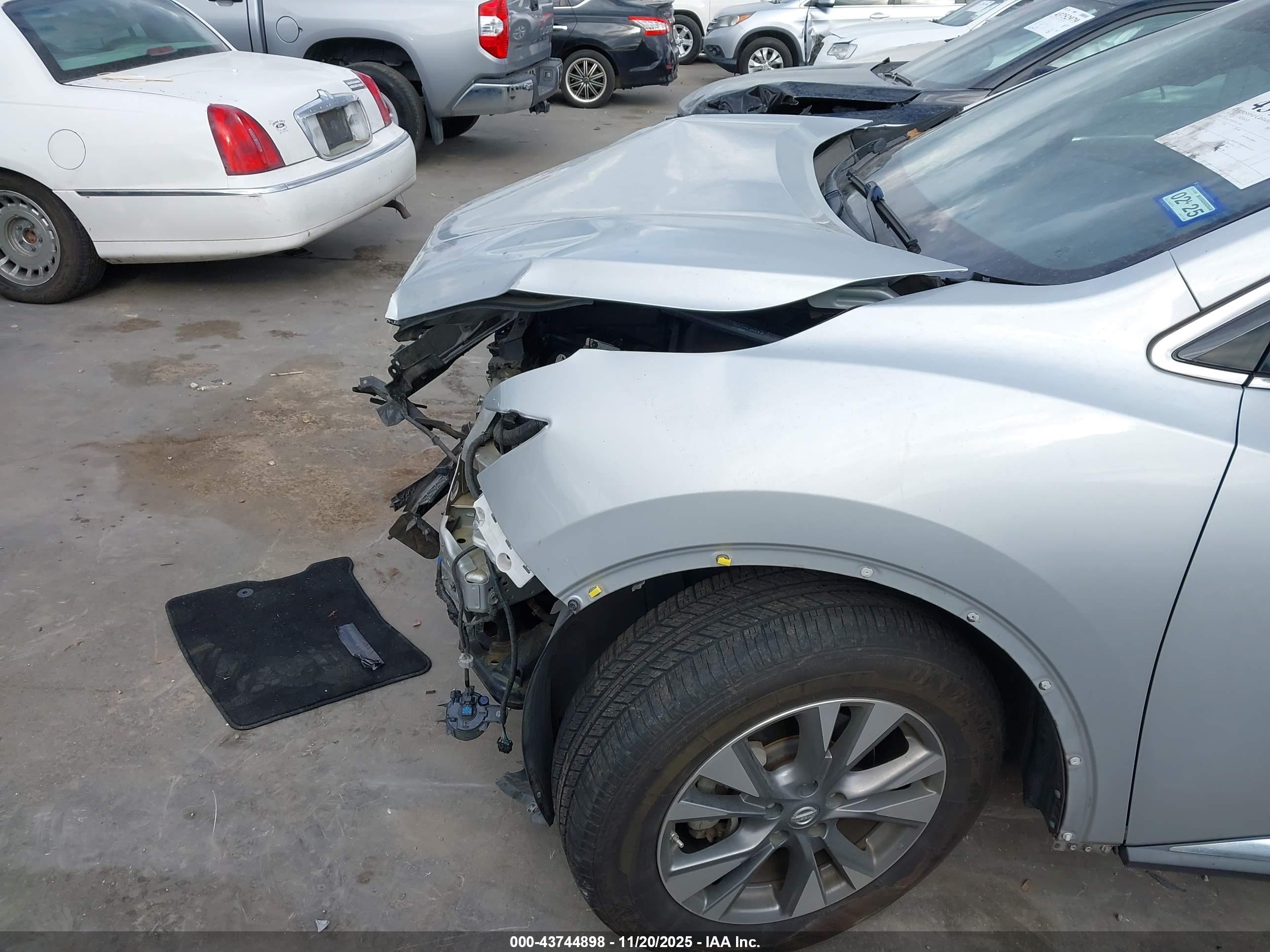 NISSAN MURANO image 6