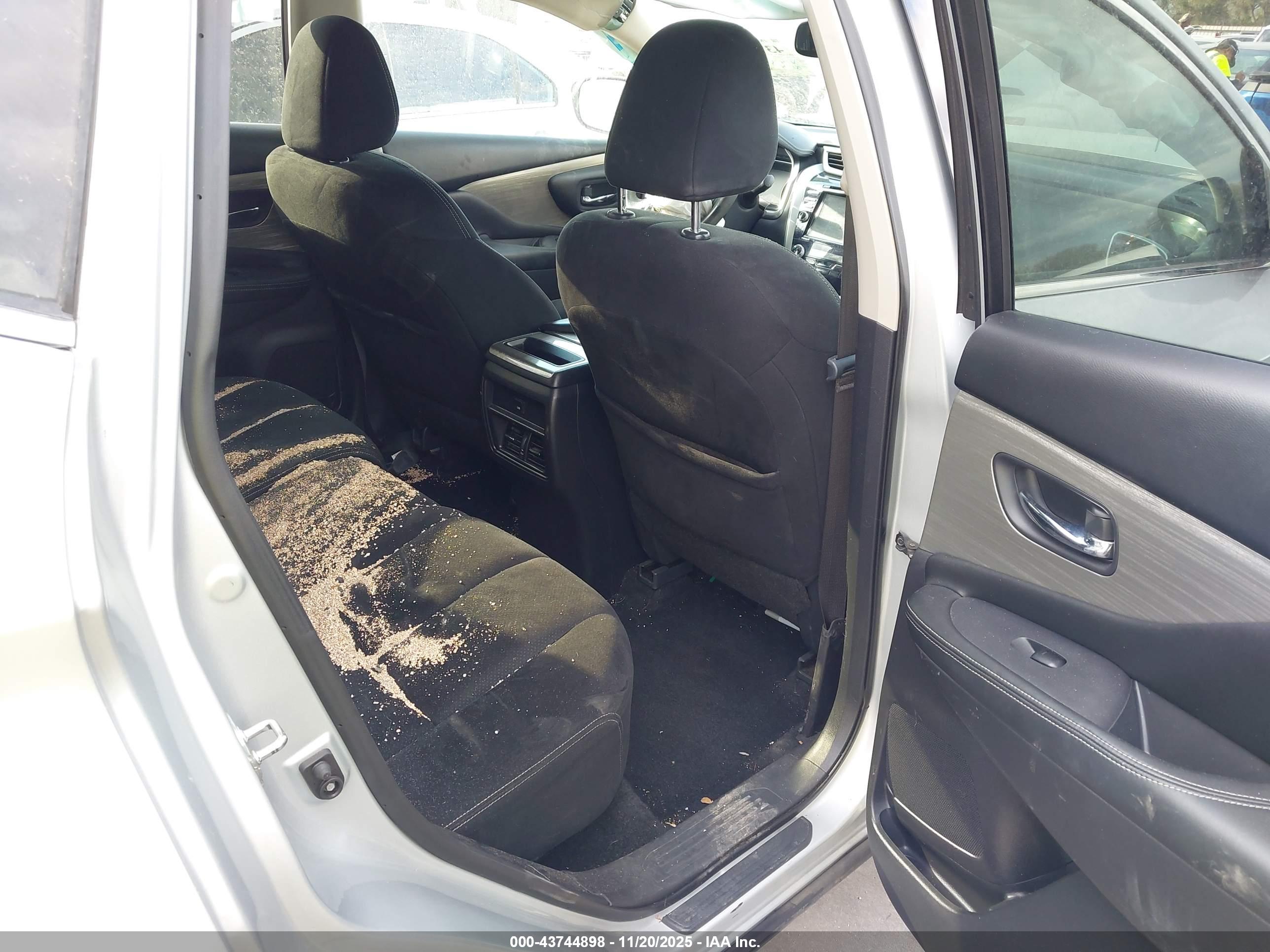 NISSAN MURANO image 8