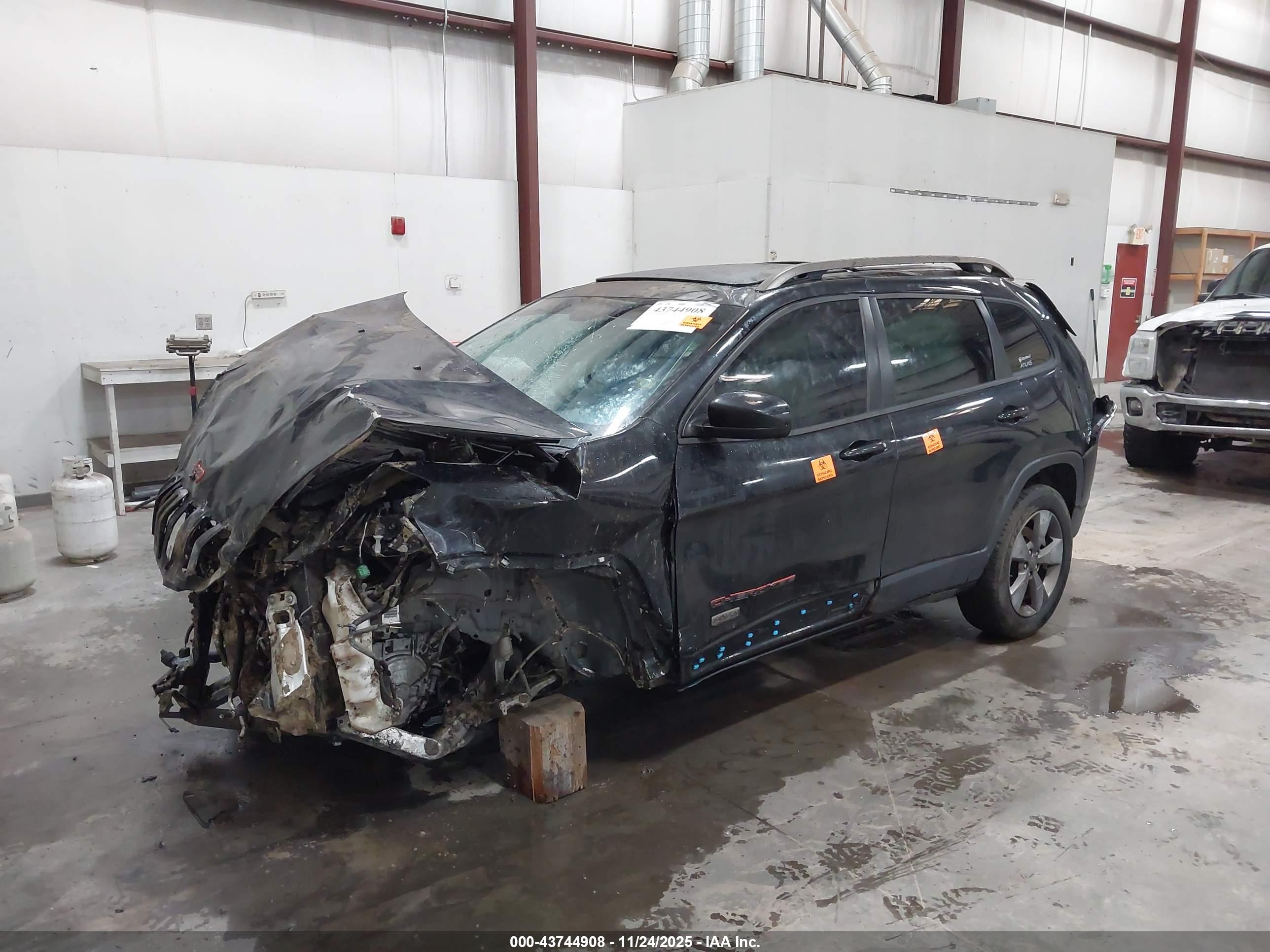JEEP CHEROKEE image 2