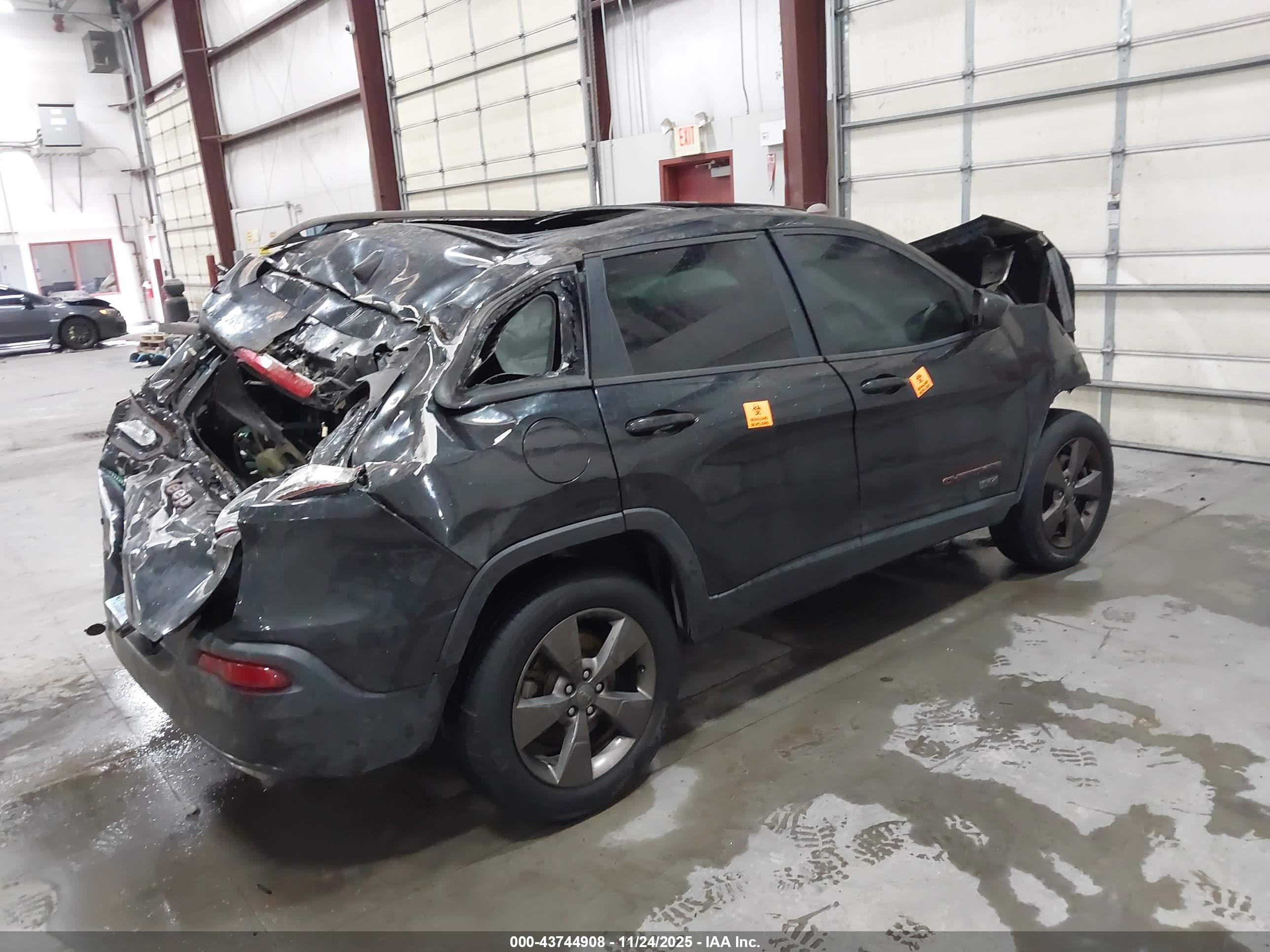 JEEP CHEROKEE image 4