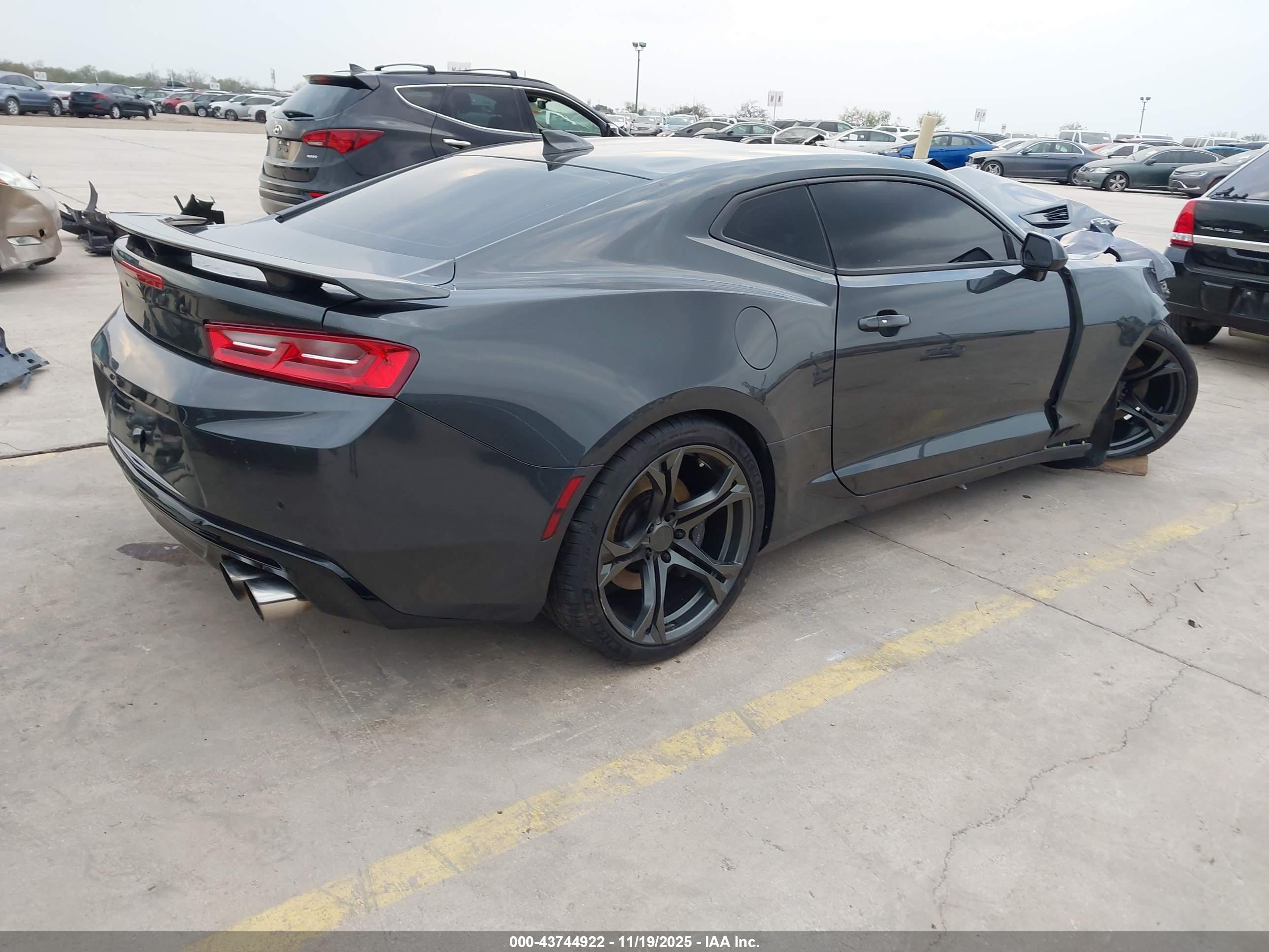 CHEVROLET CAMARO image 4