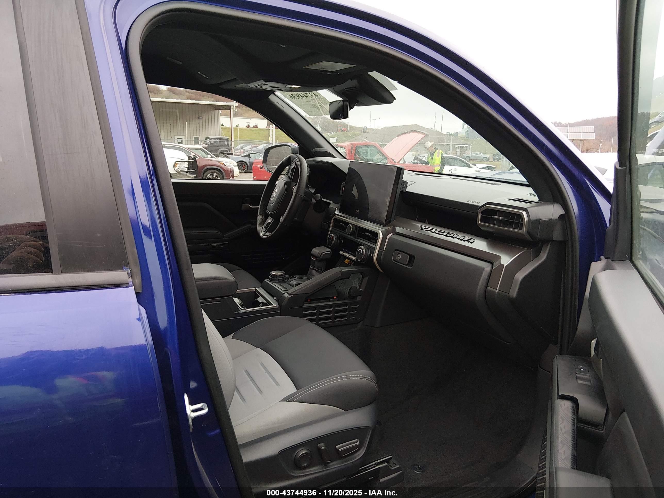 TOYOTA TACOMA image 5