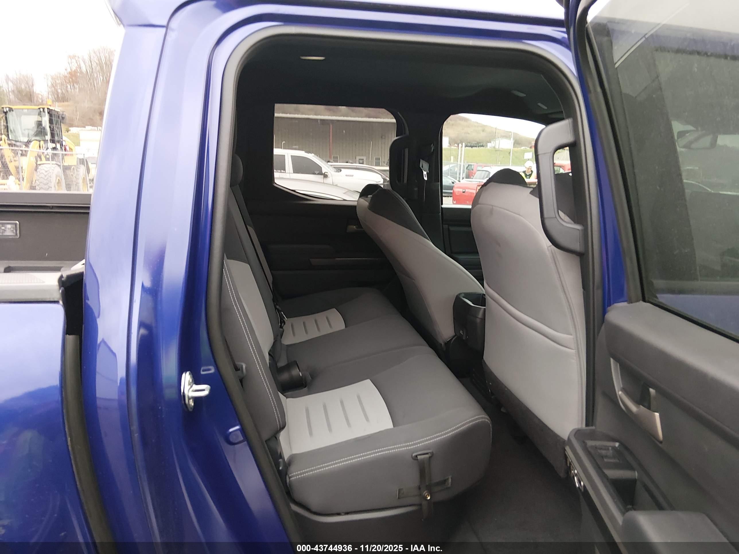TOYOTA TACOMA image 8
