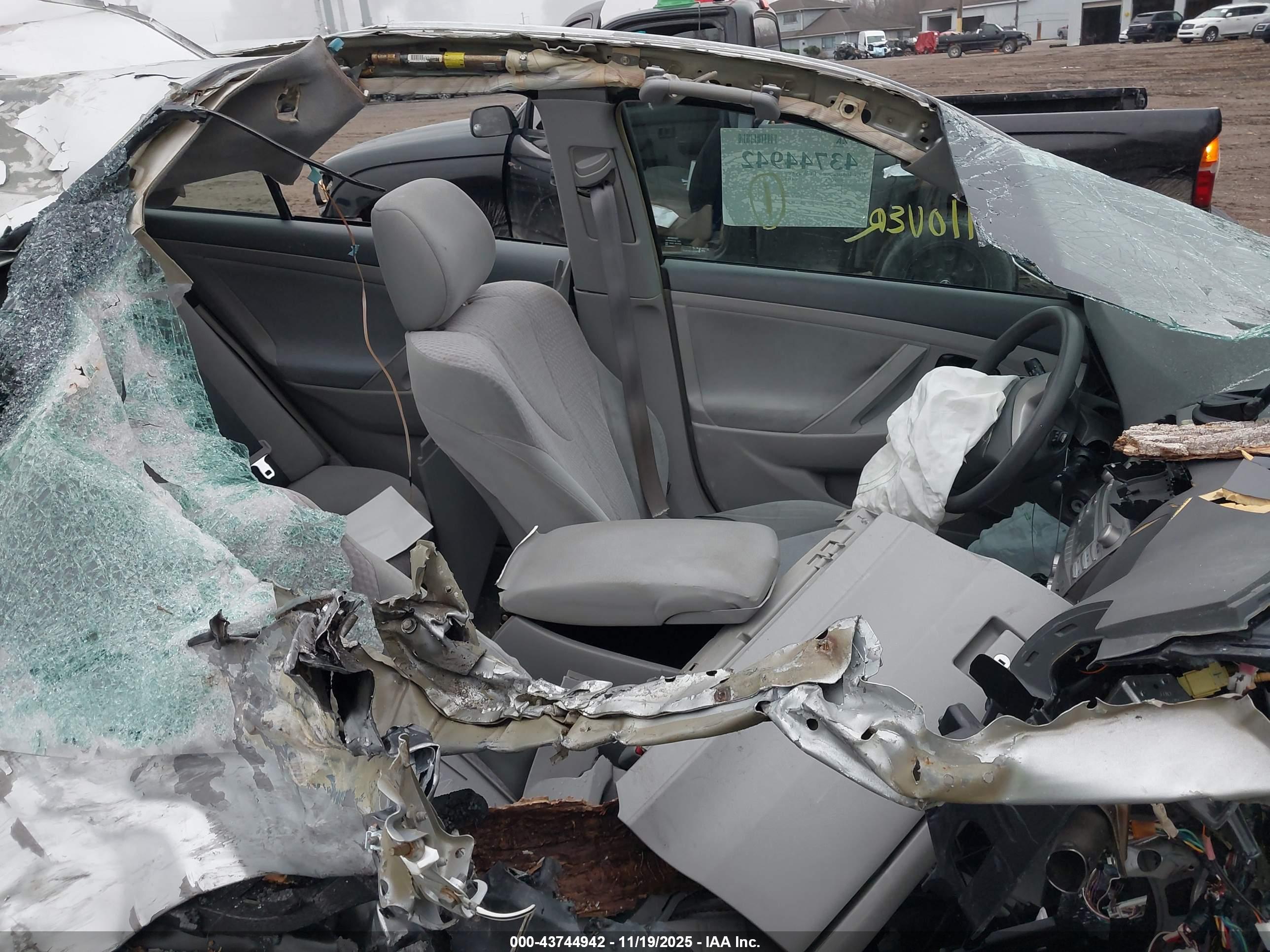 TOYOTA CAMRY image 5