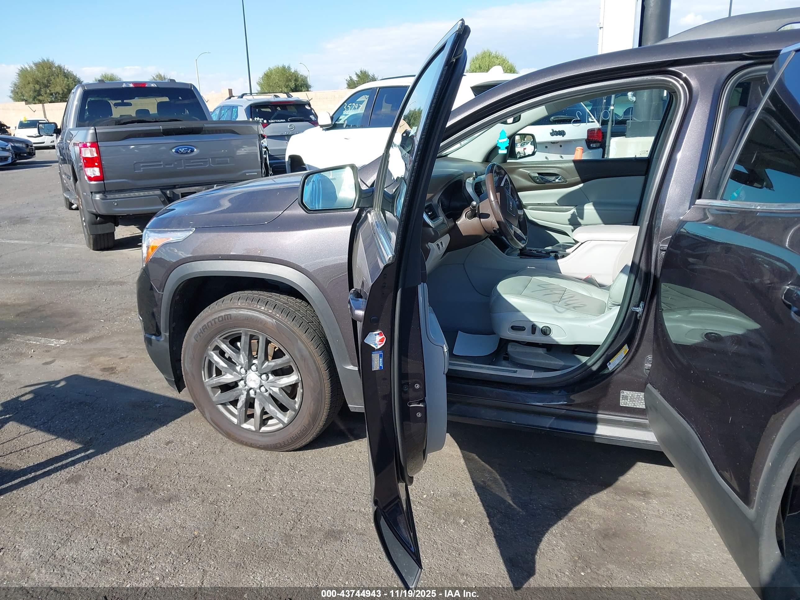 GMC ACADIA image 5