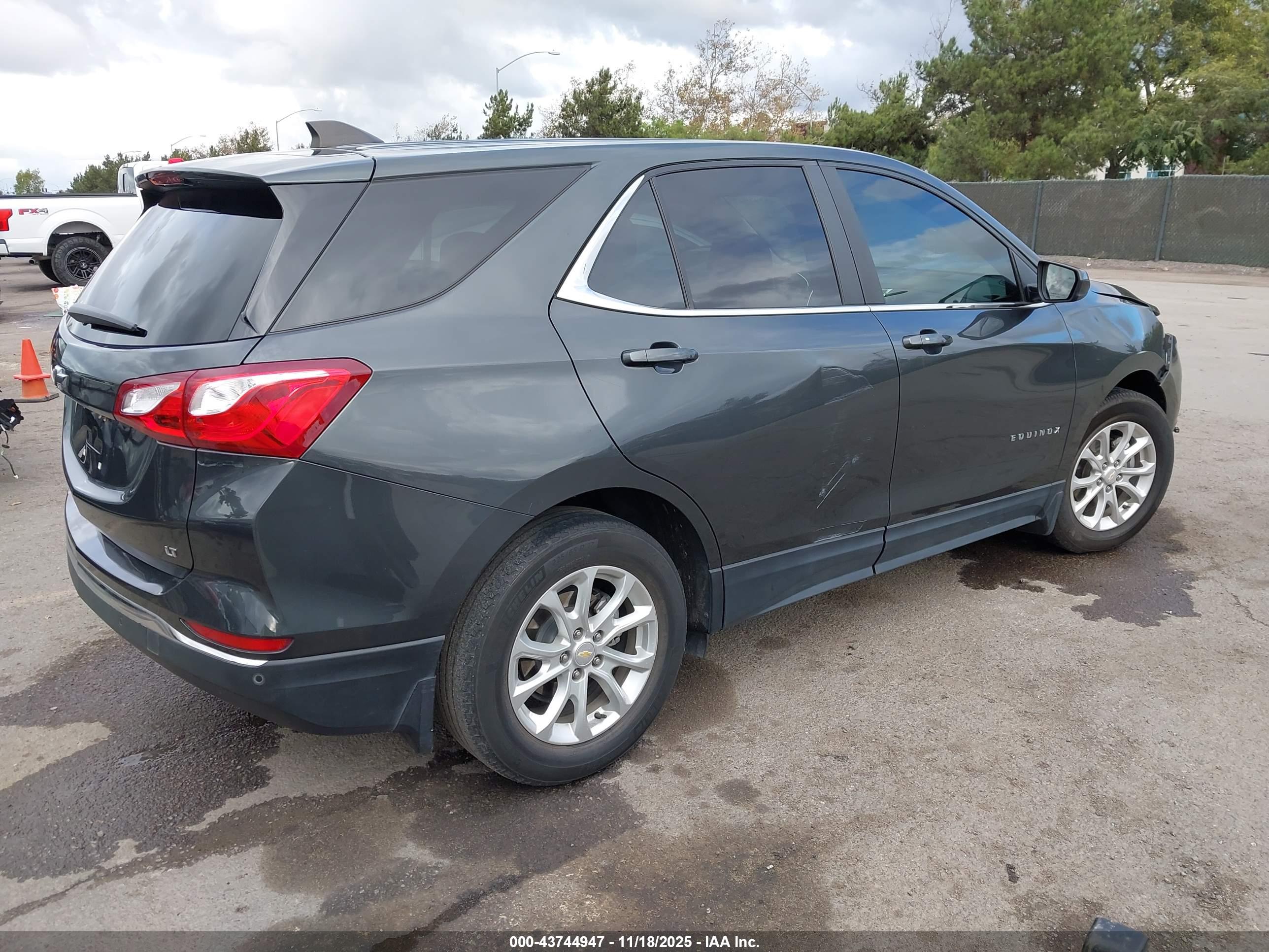 CHEVROLET EQUINOX image 4