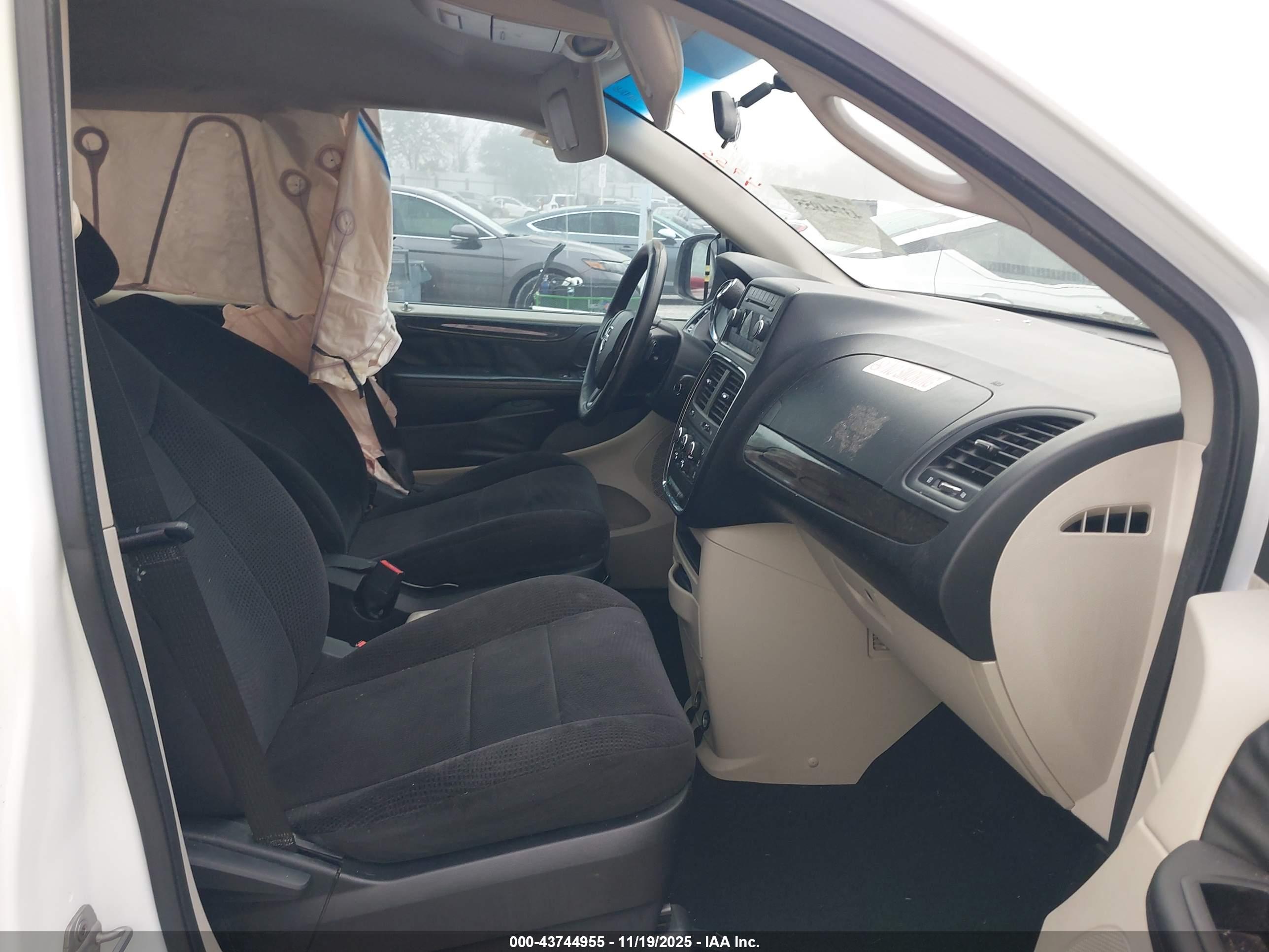 DODGE GRAND image 5