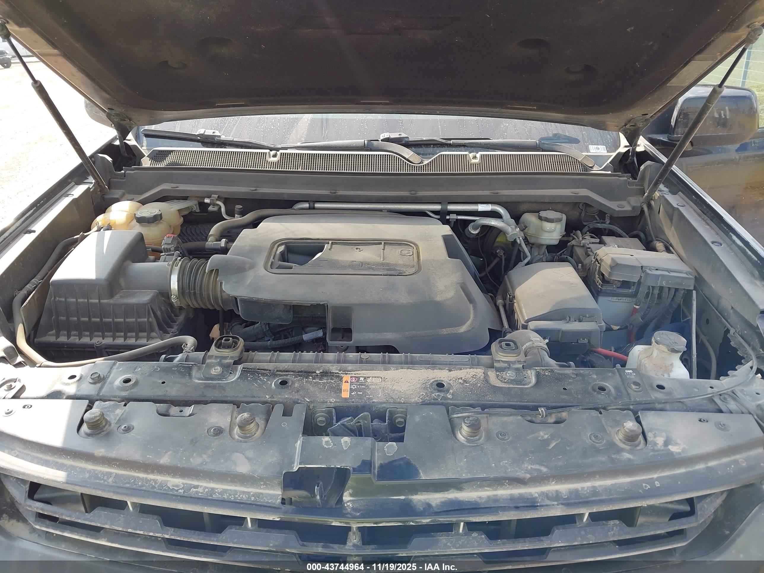 CHEVROLET COLORADO image 10
