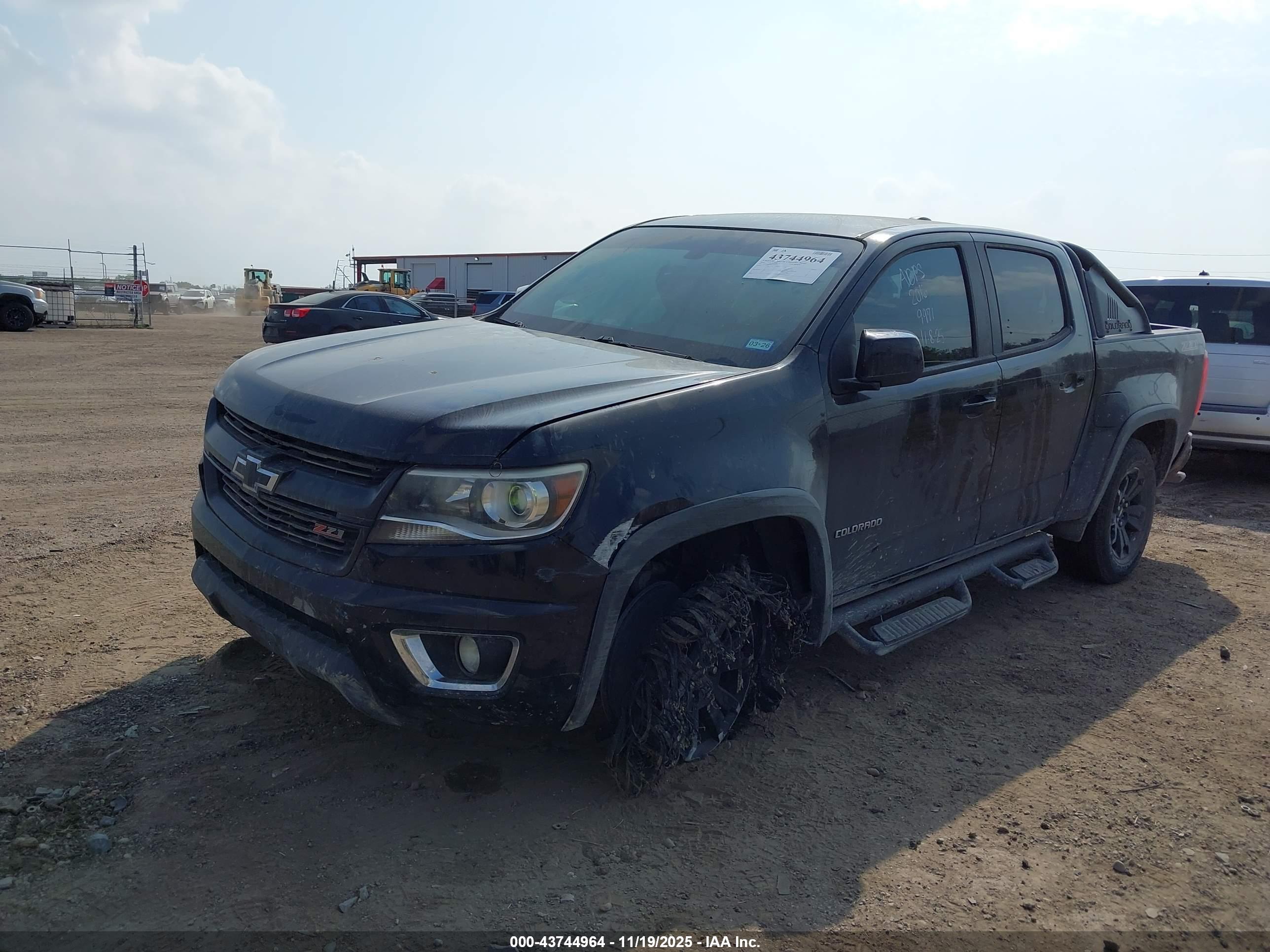 CHEVROLET COLORADO image 2