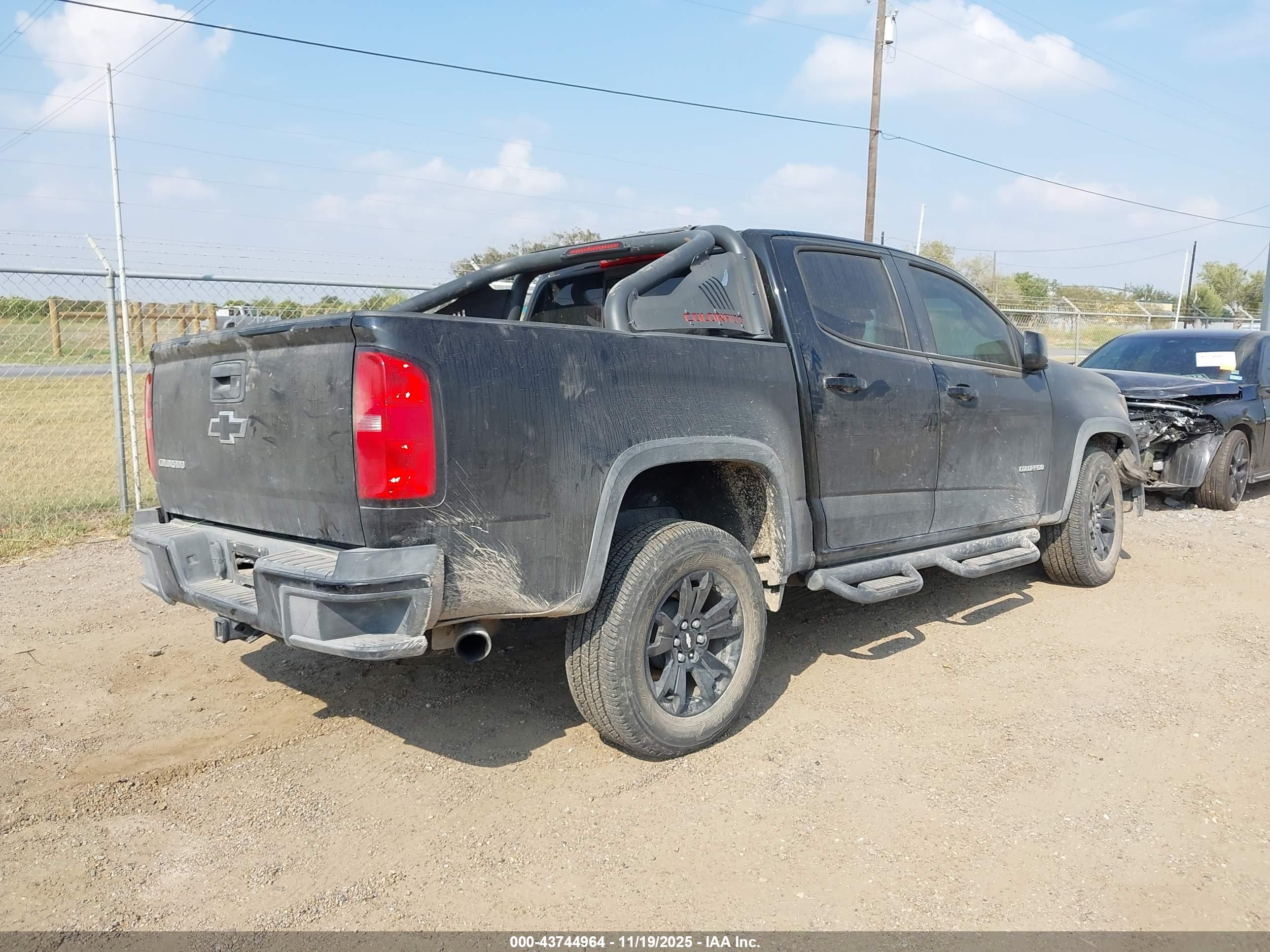 CHEVROLET COLORADO image 4
