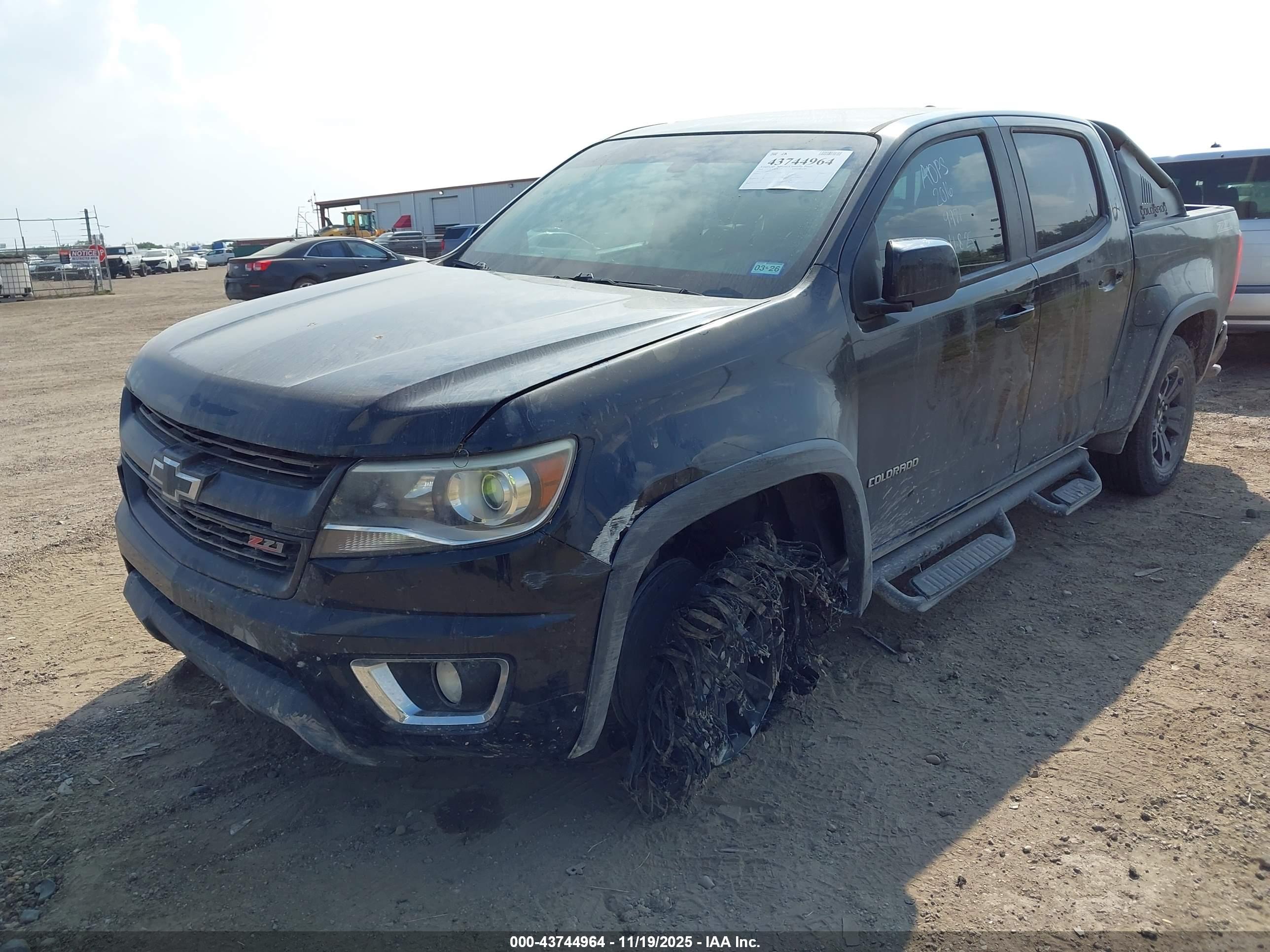 CHEVROLET COLORADO image 6