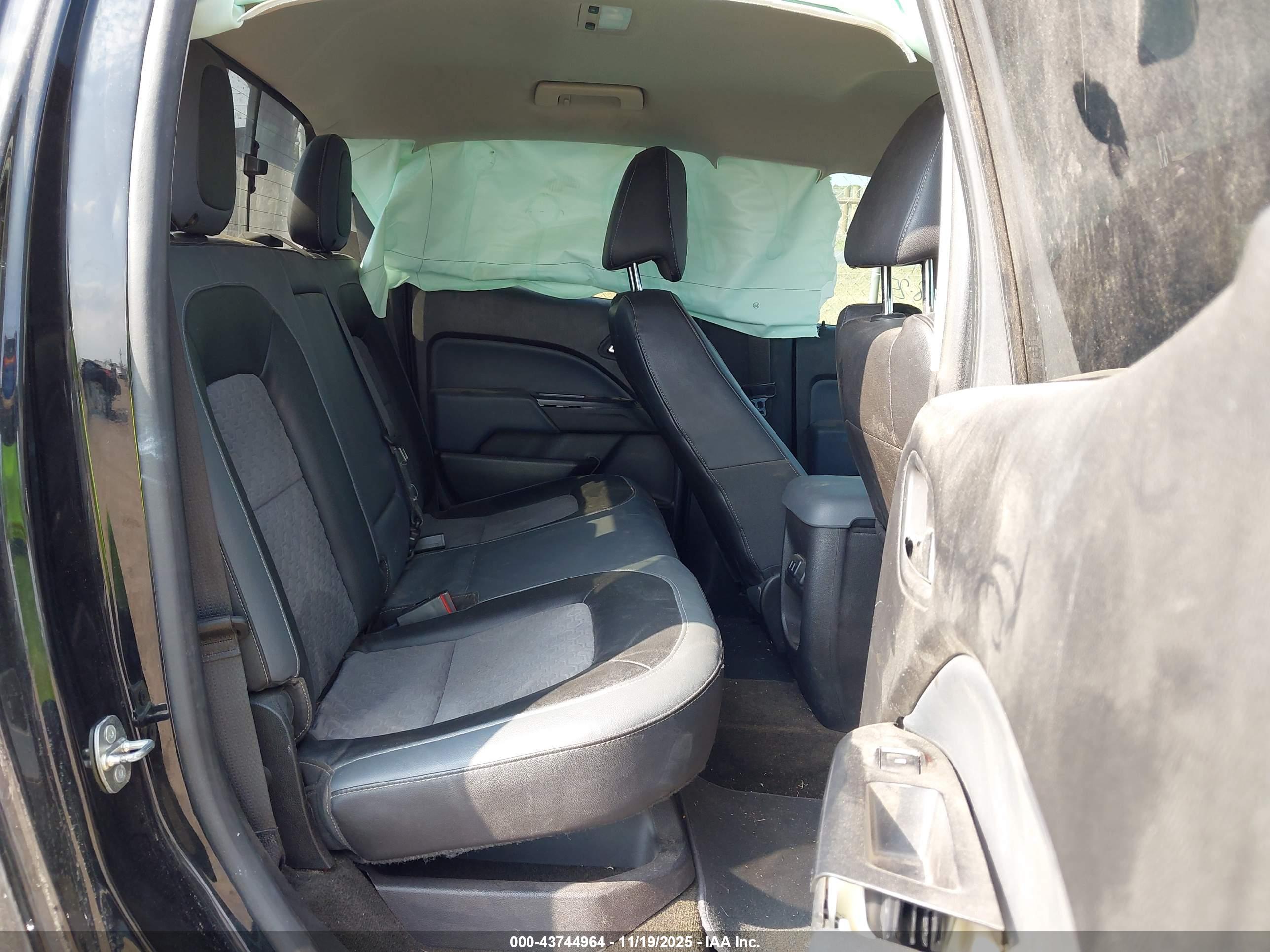 CHEVROLET COLORADO image 8