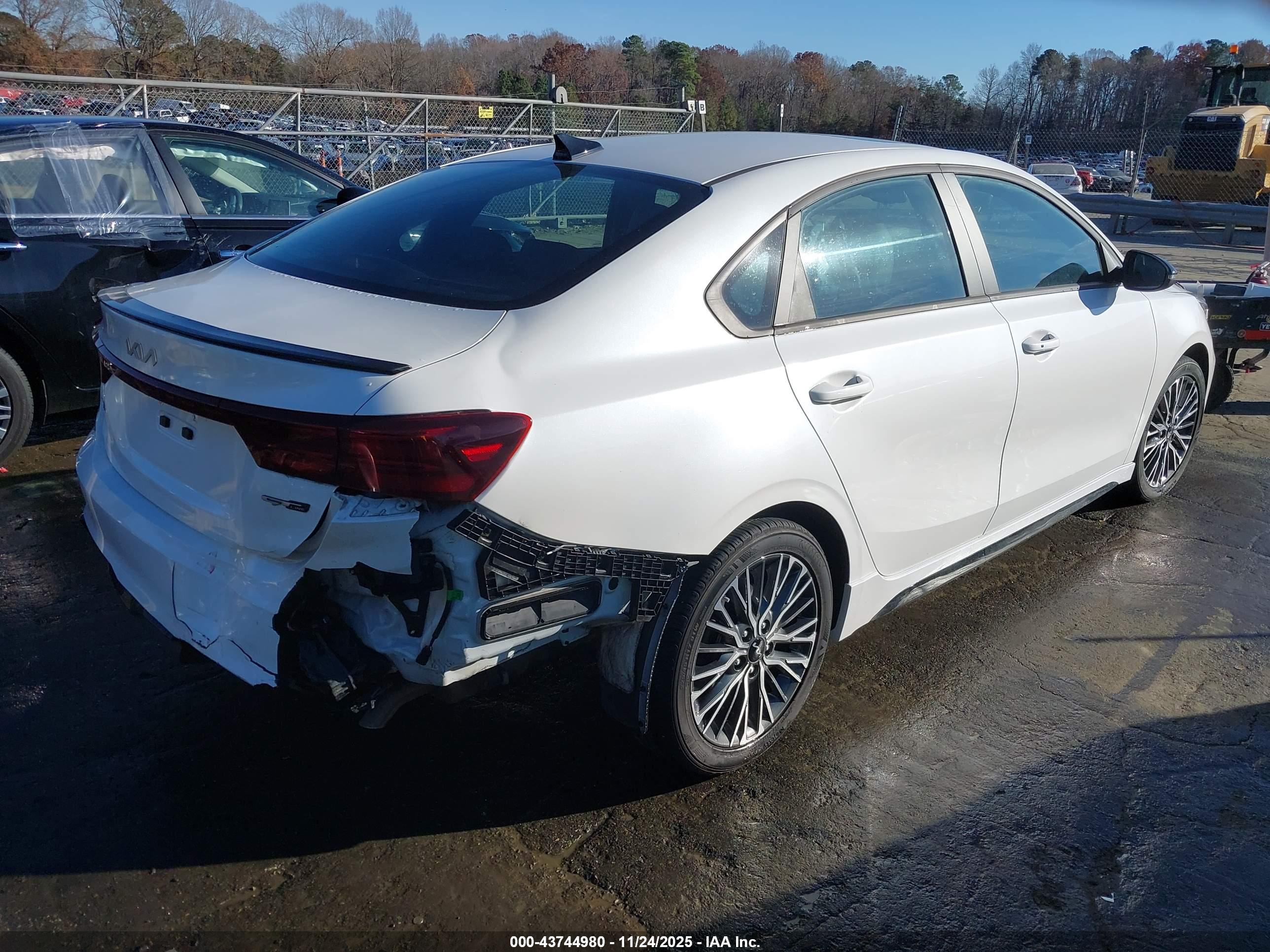 KIA FORTE image 4