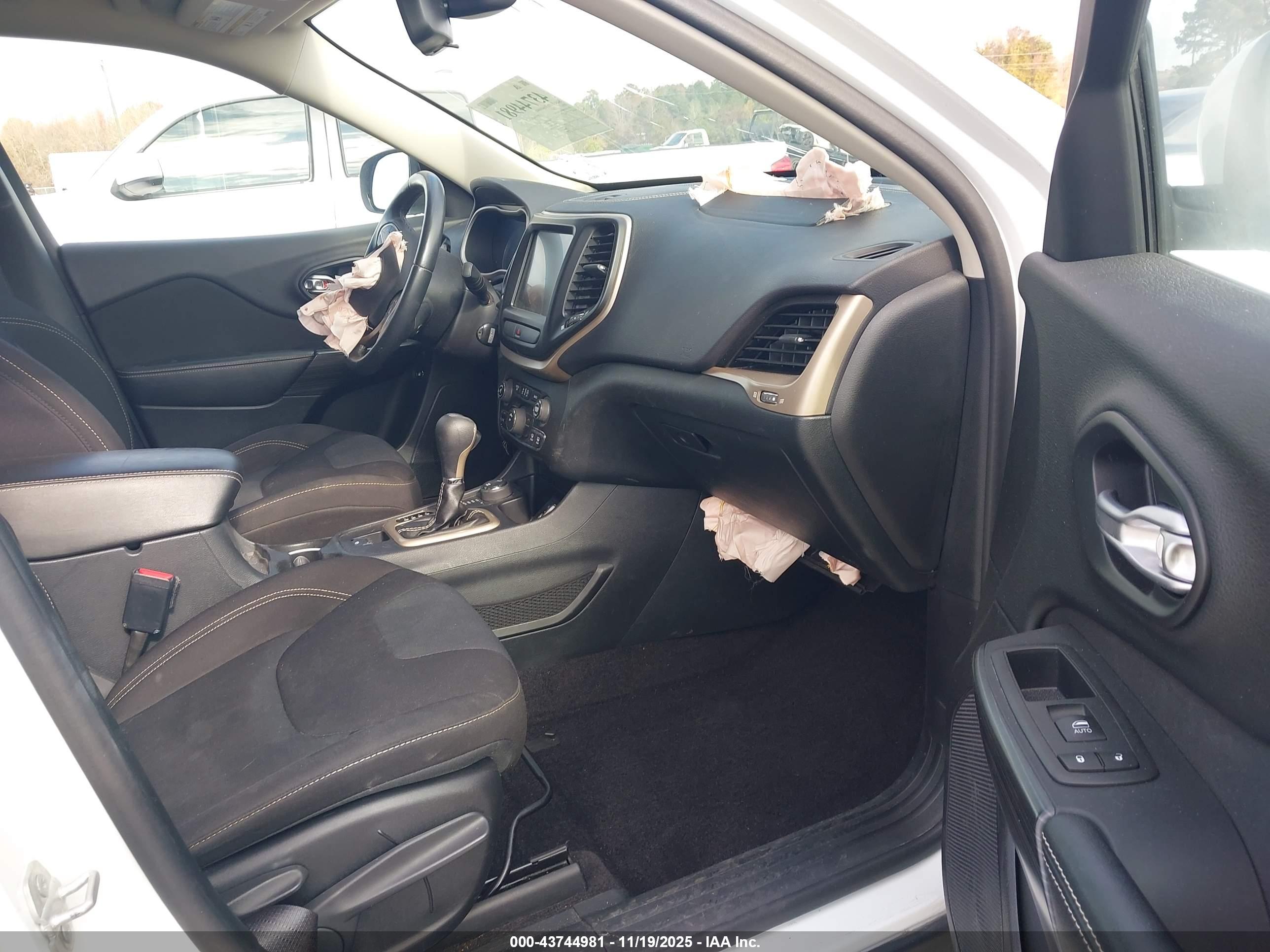JEEP CHEROKEE image 5