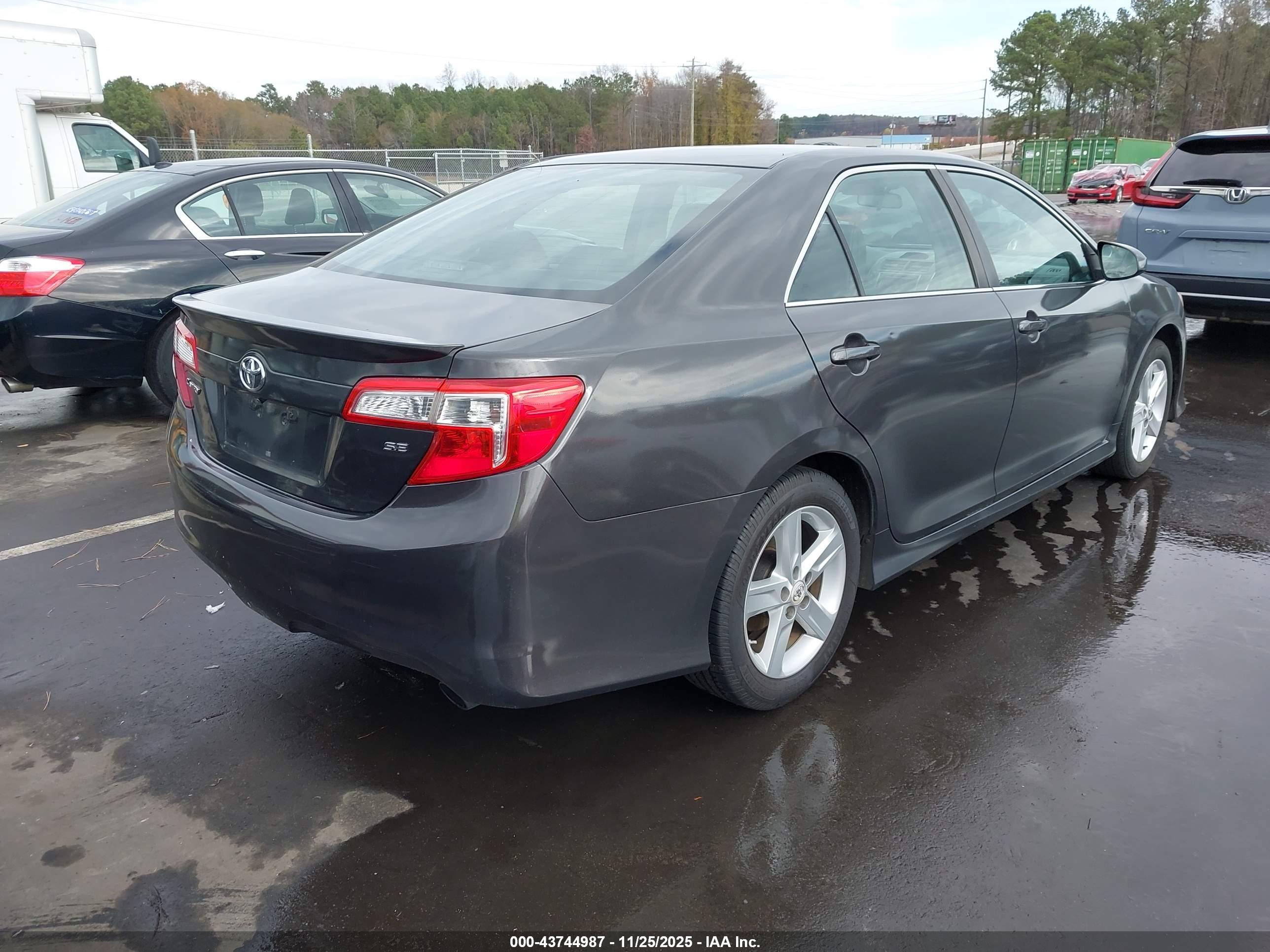 TOYOTA CAMRY image 4