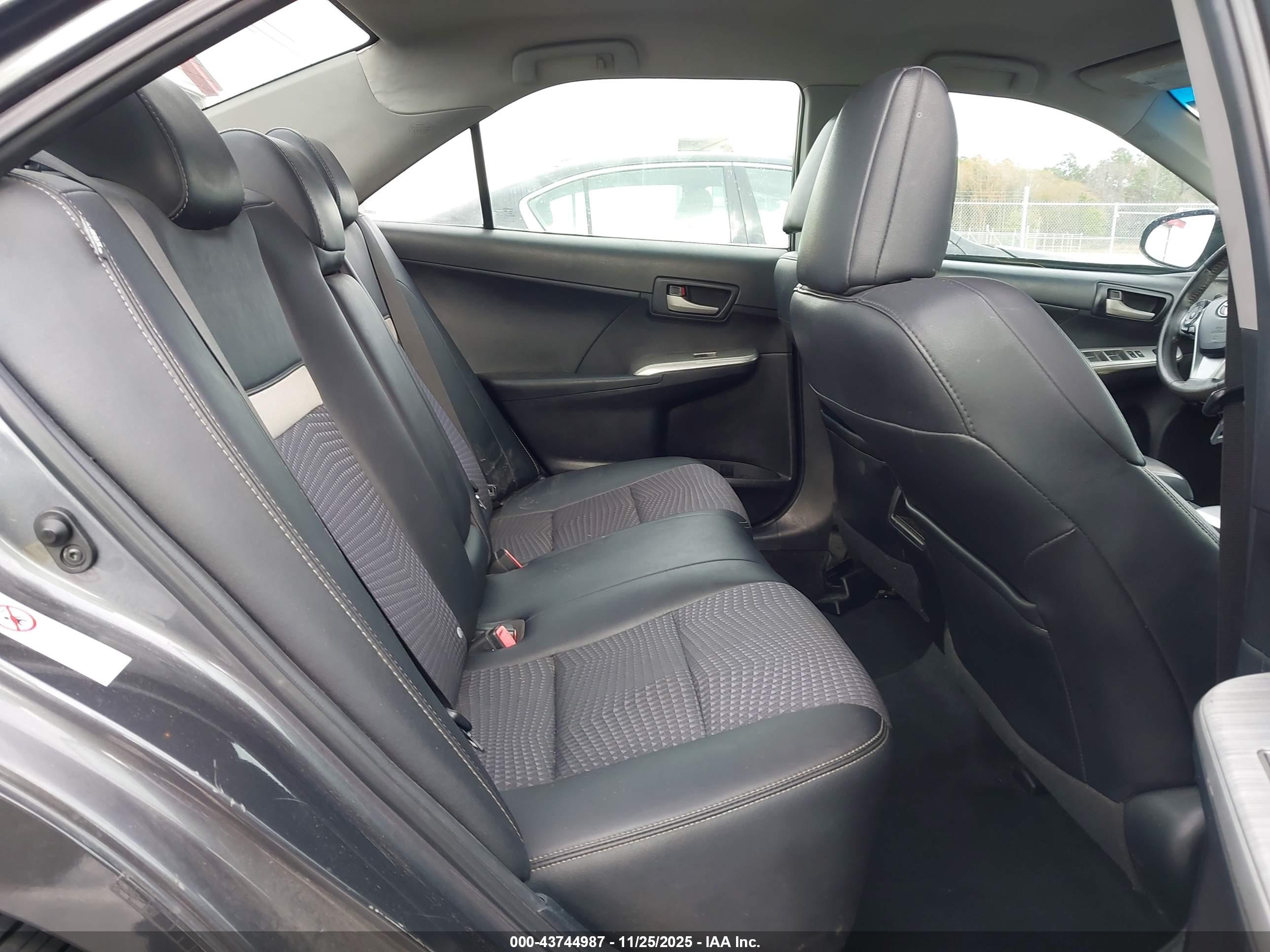 TOYOTA CAMRY image 8