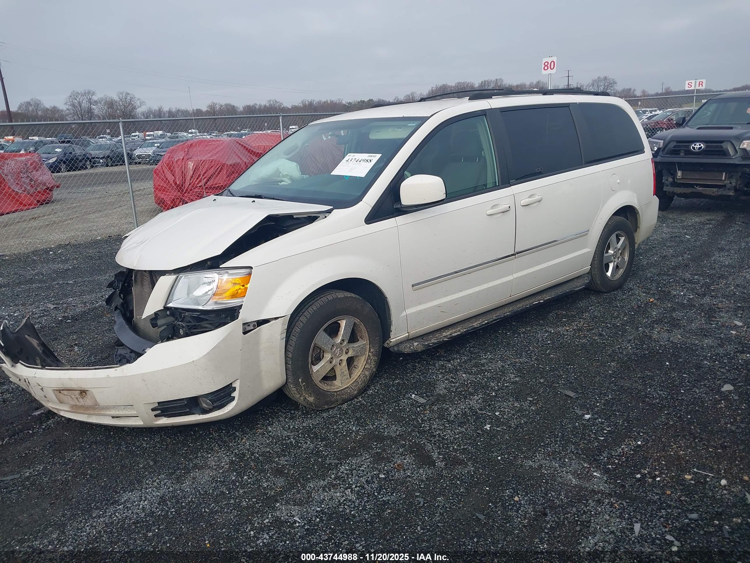 DODGE GRAND image 2