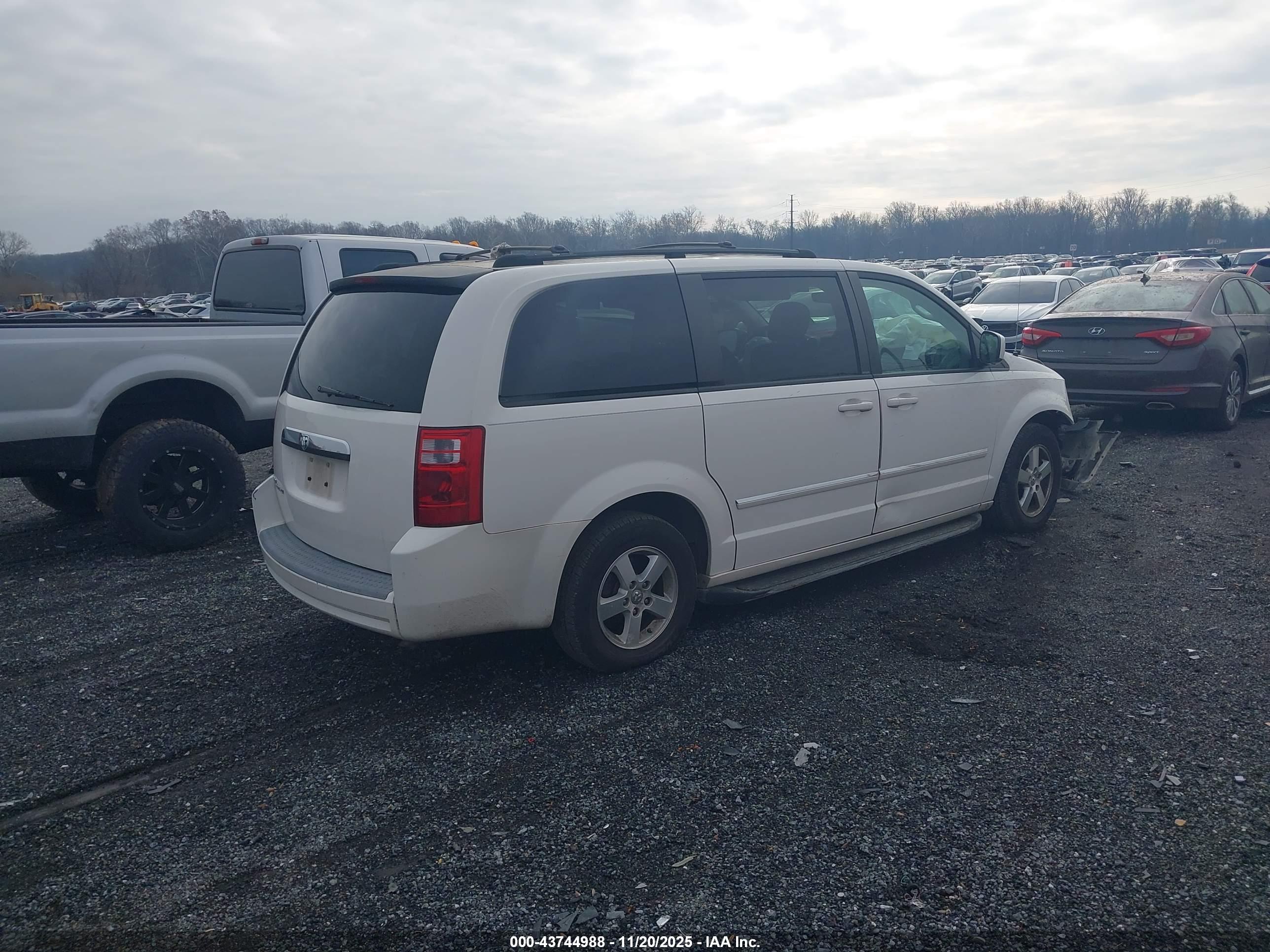 DODGE GRAND image 4
