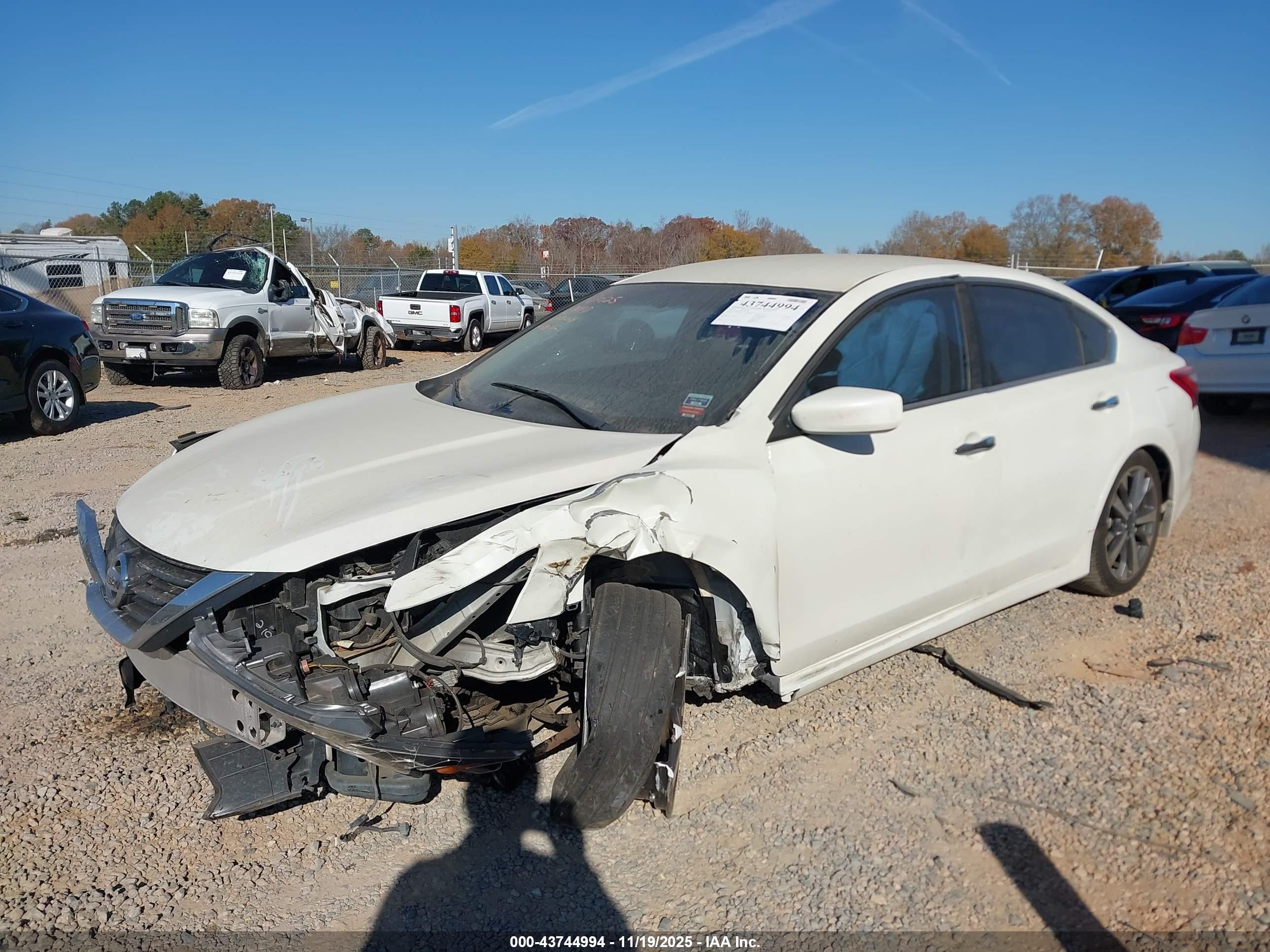 NISSAN ALTIMA image 2