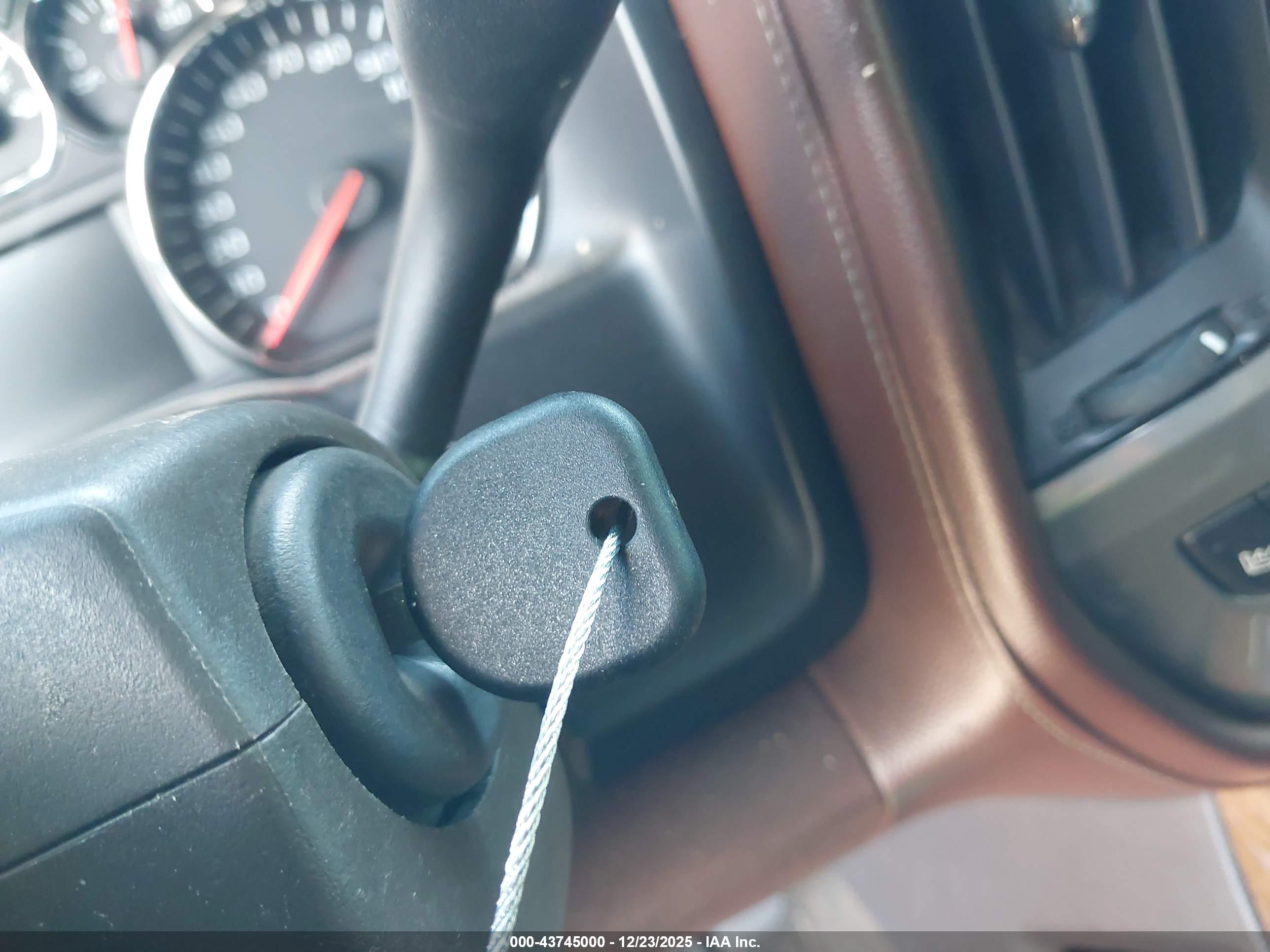 CHEVROLET SILVERADO image 11