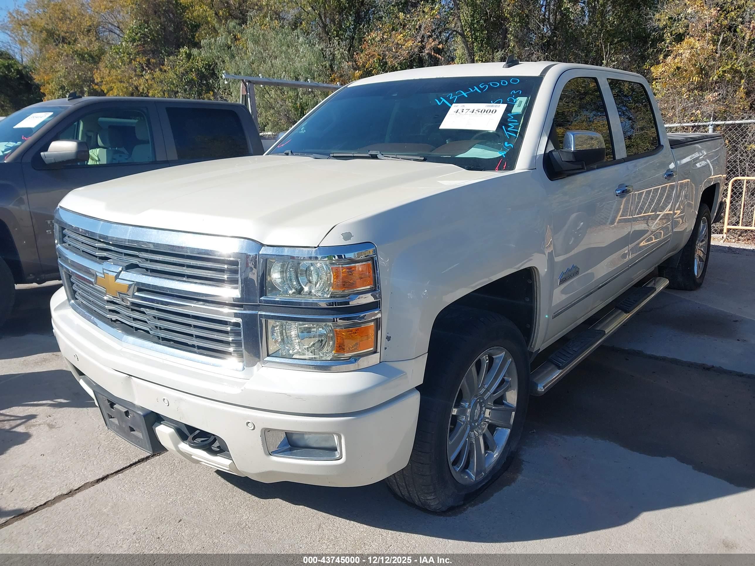 CHEVROLET SILVERADO image 2