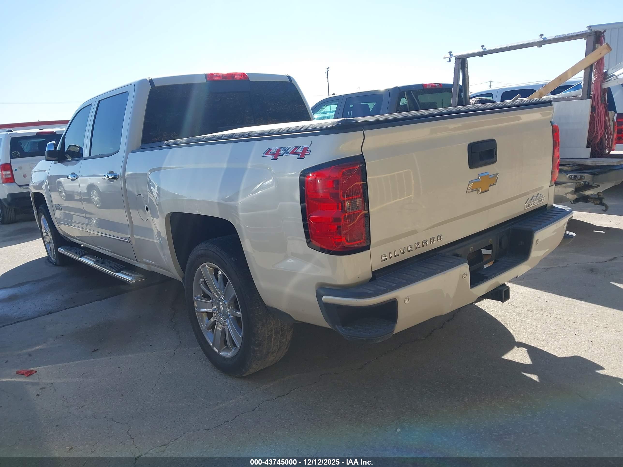 CHEVROLET SILVERADO image 3
