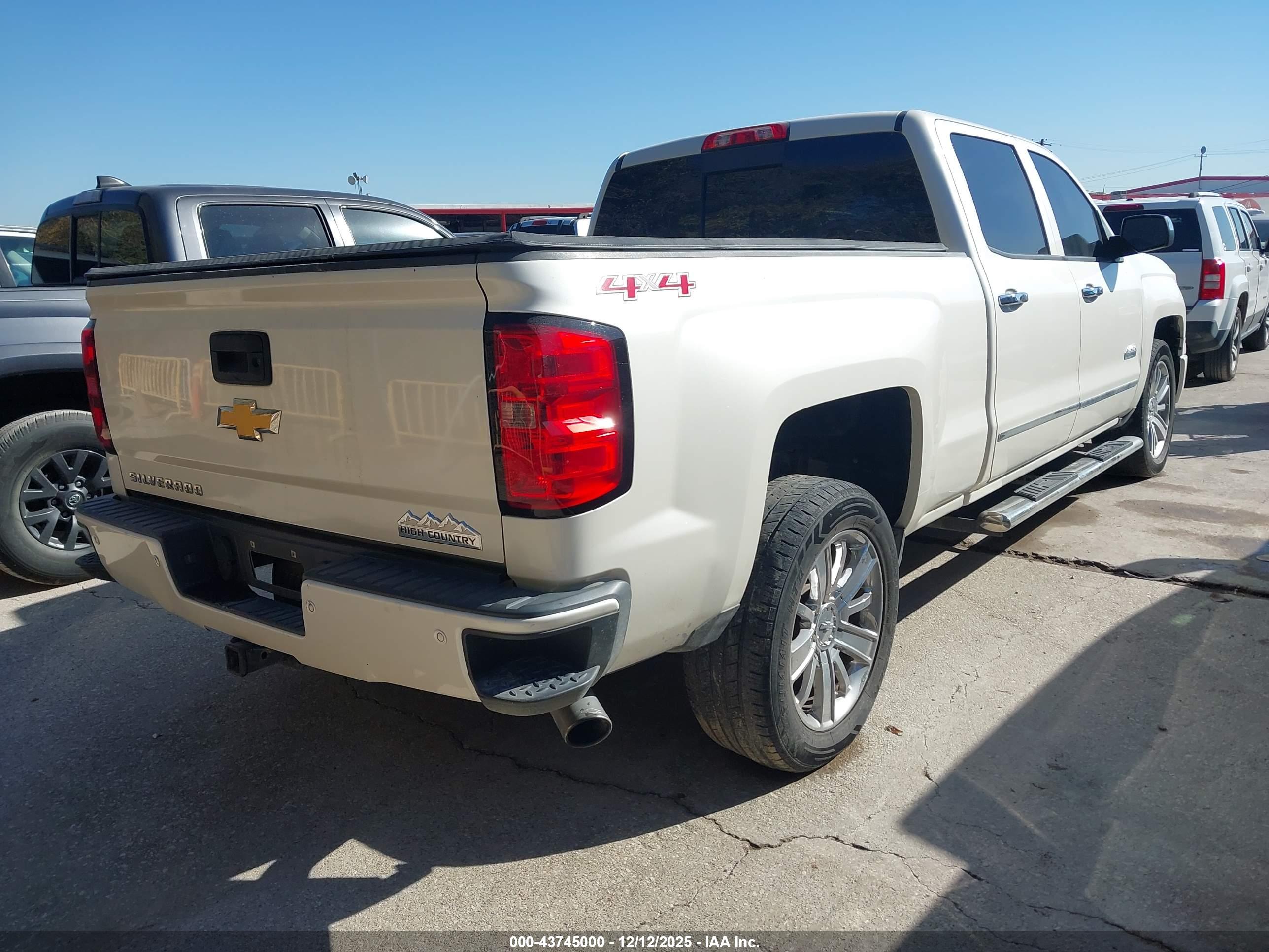CHEVROLET SILVERADO image 4
