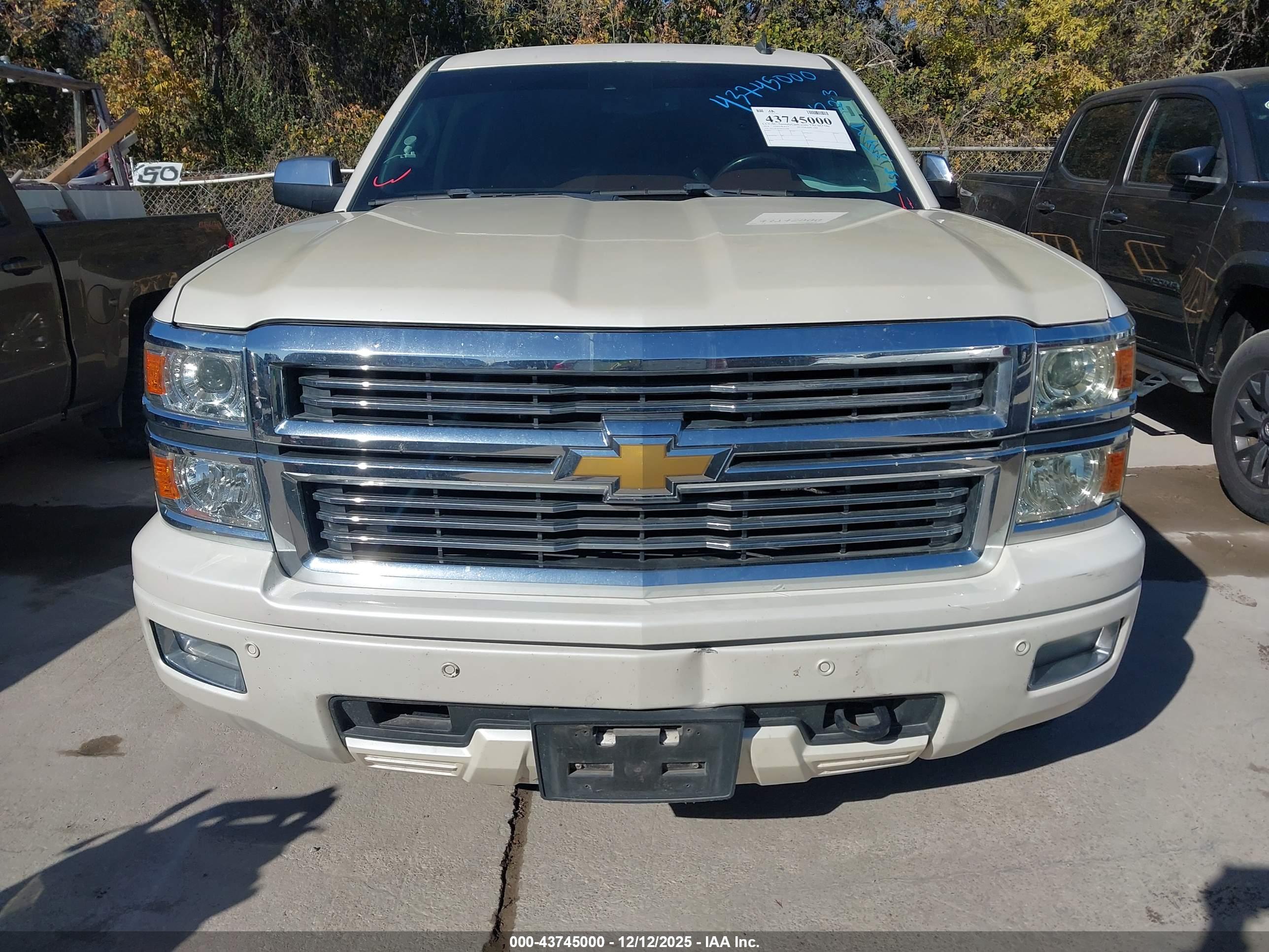 CHEVROLET SILVERADO image 6
