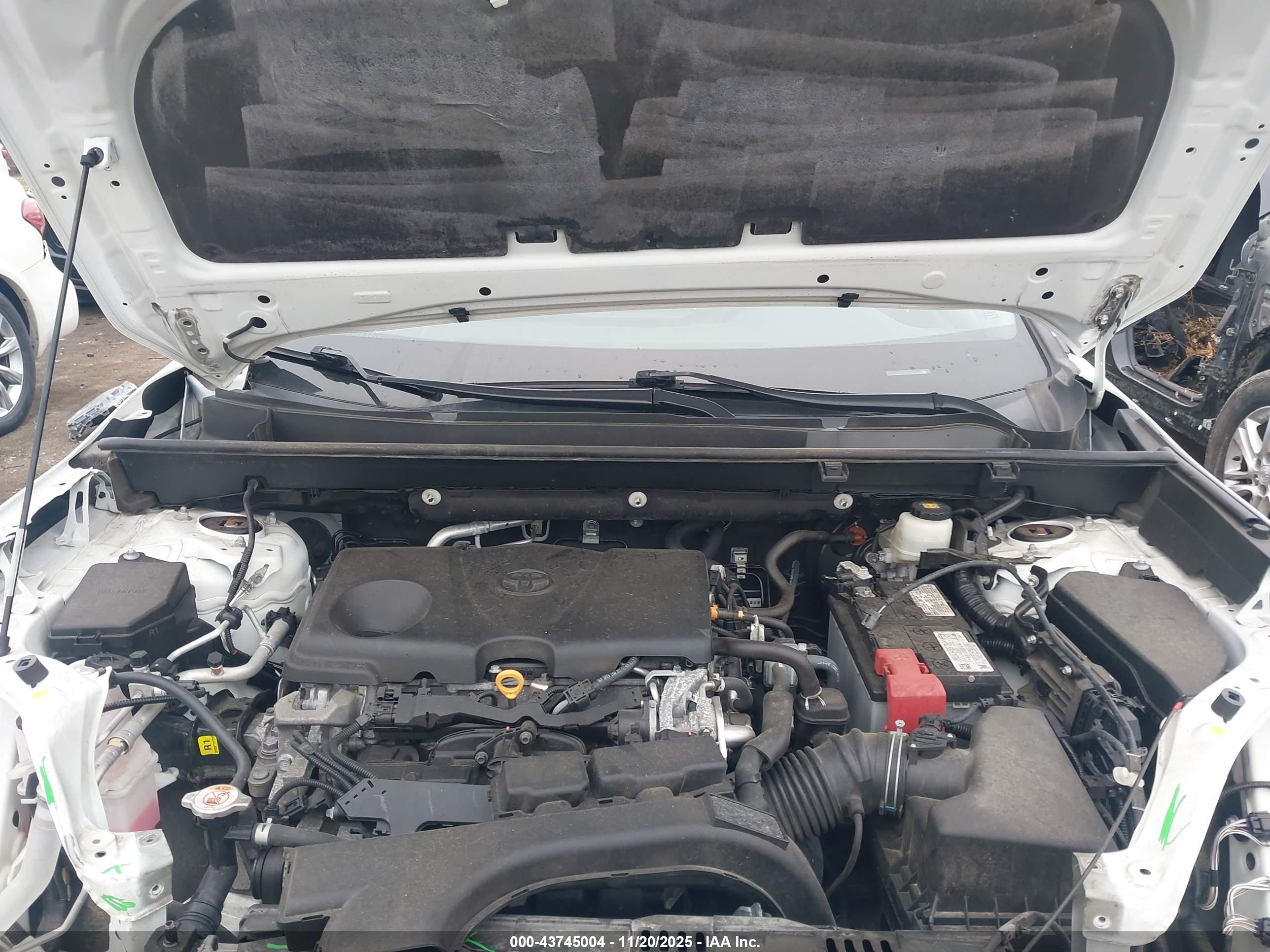TOYOTA RAV4 image 10