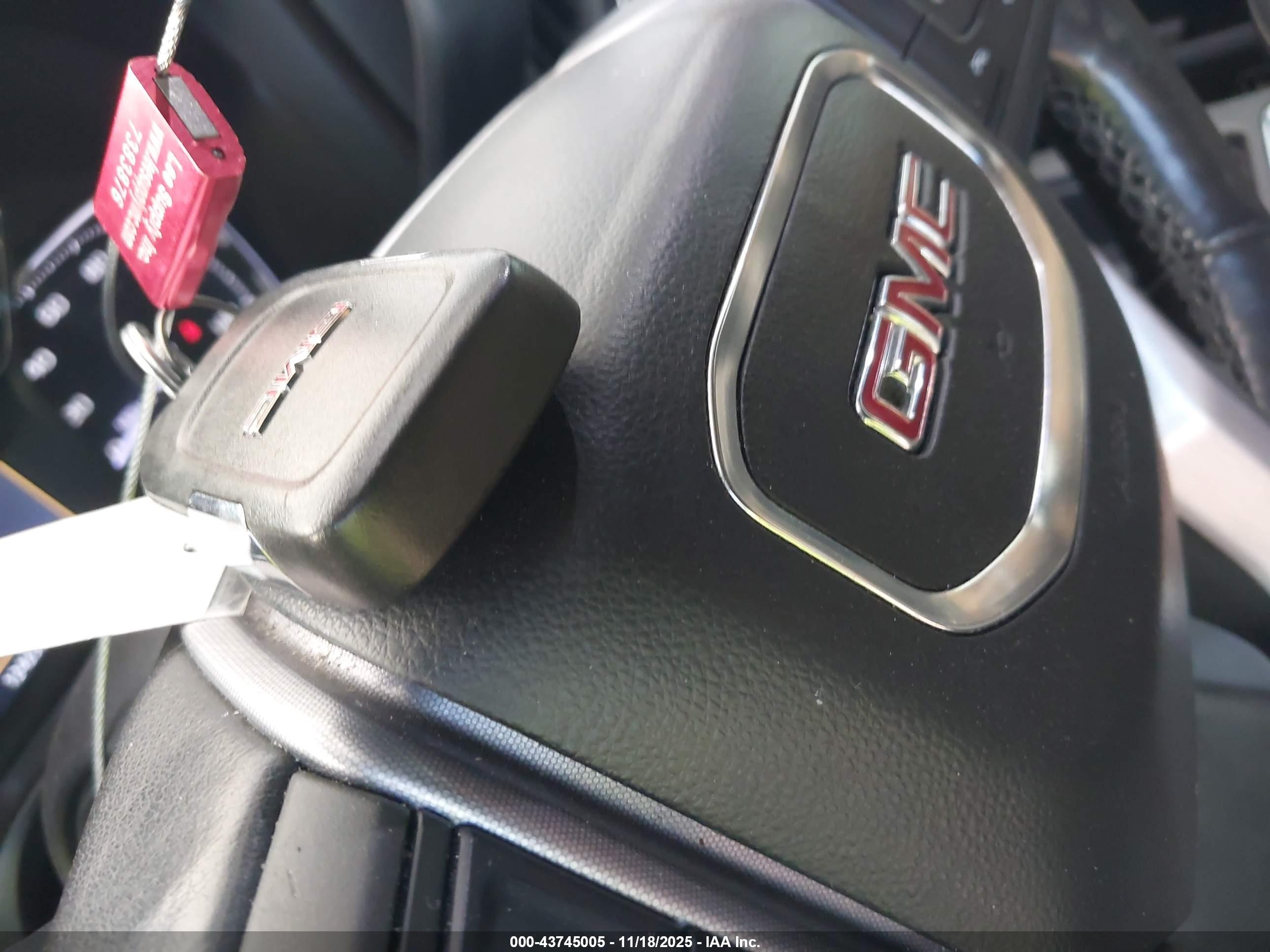 GMC SIERRA image 11