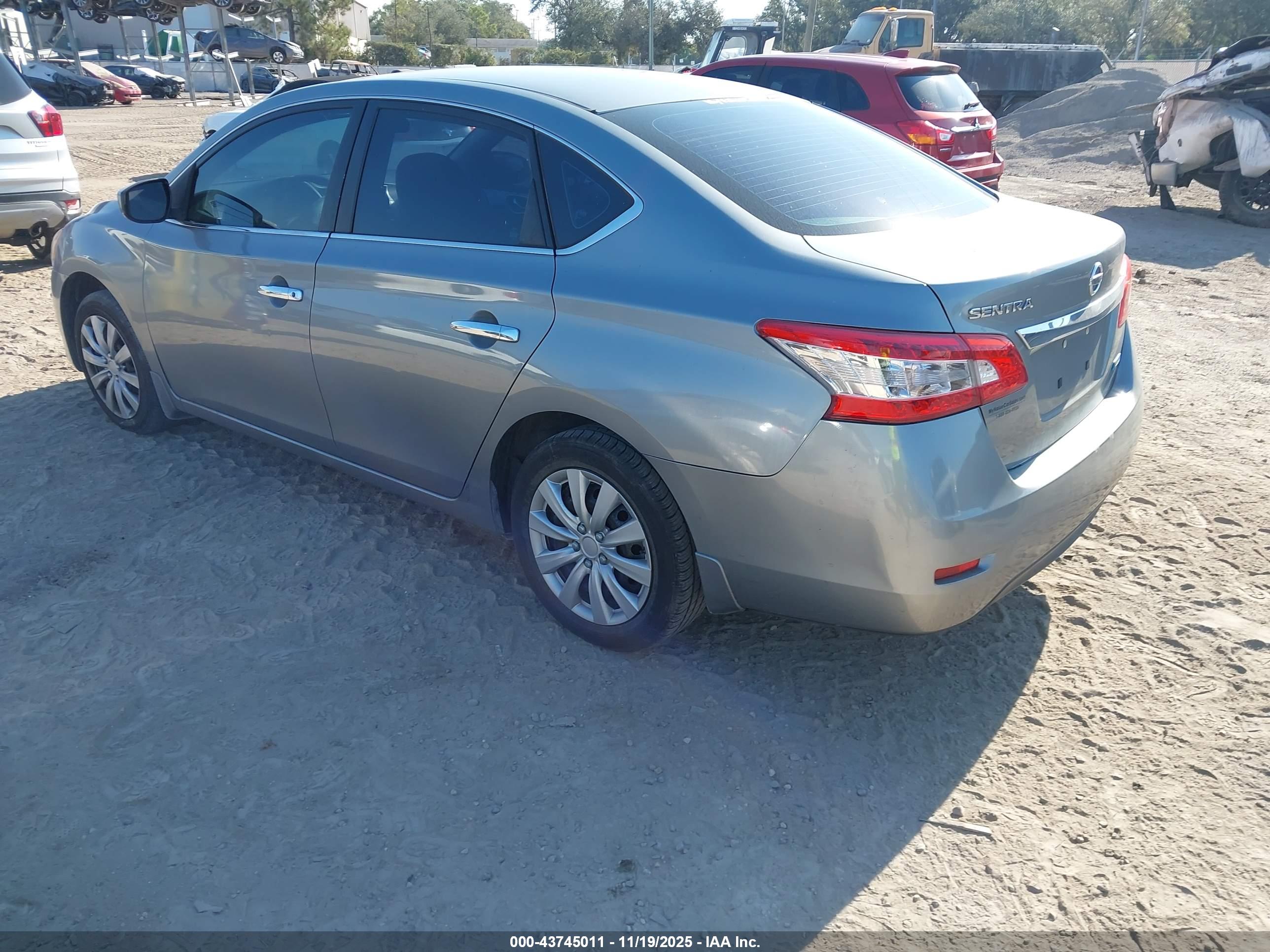 NISSAN SENTRA image 3