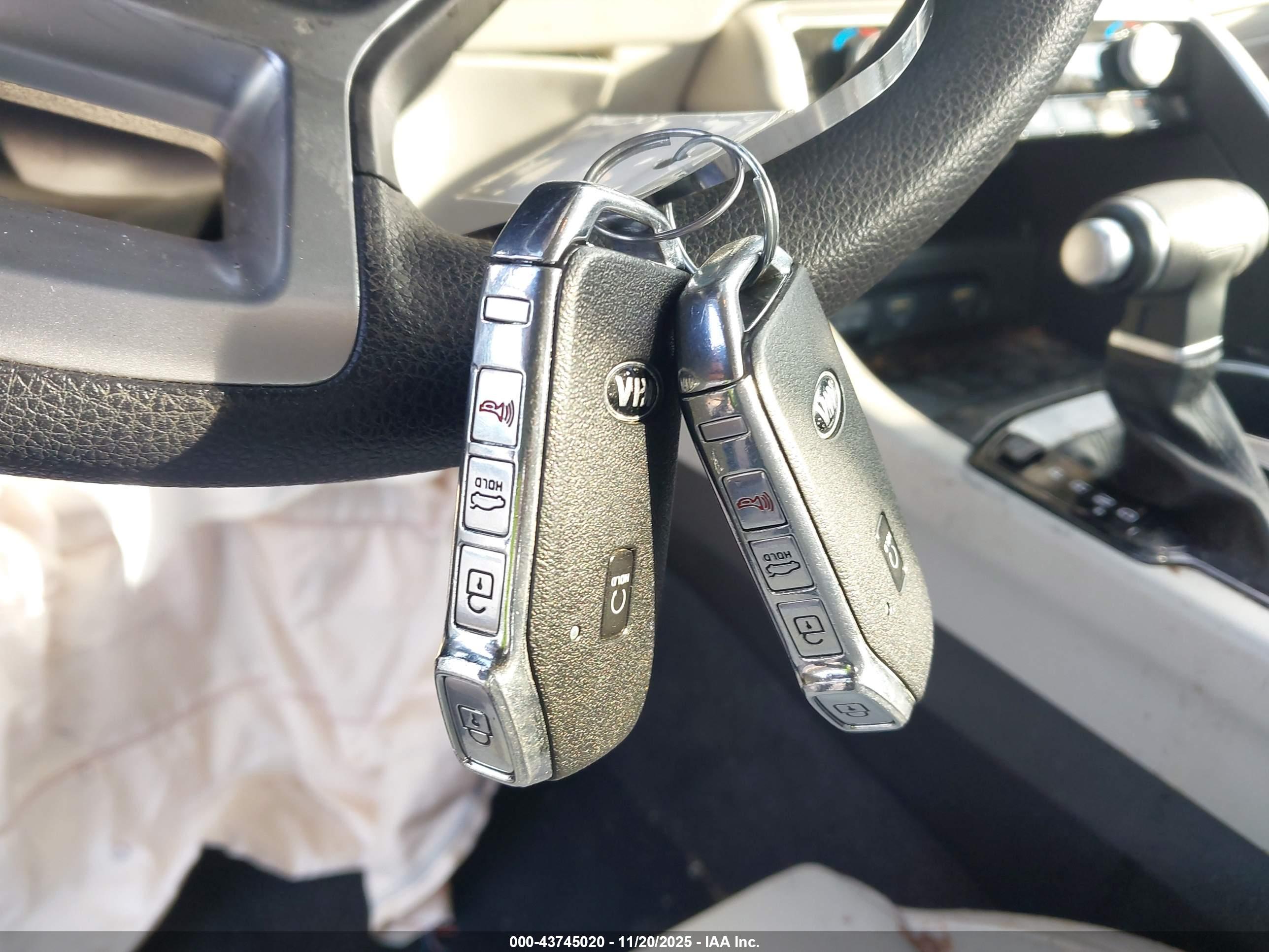 KIA K5 image 11