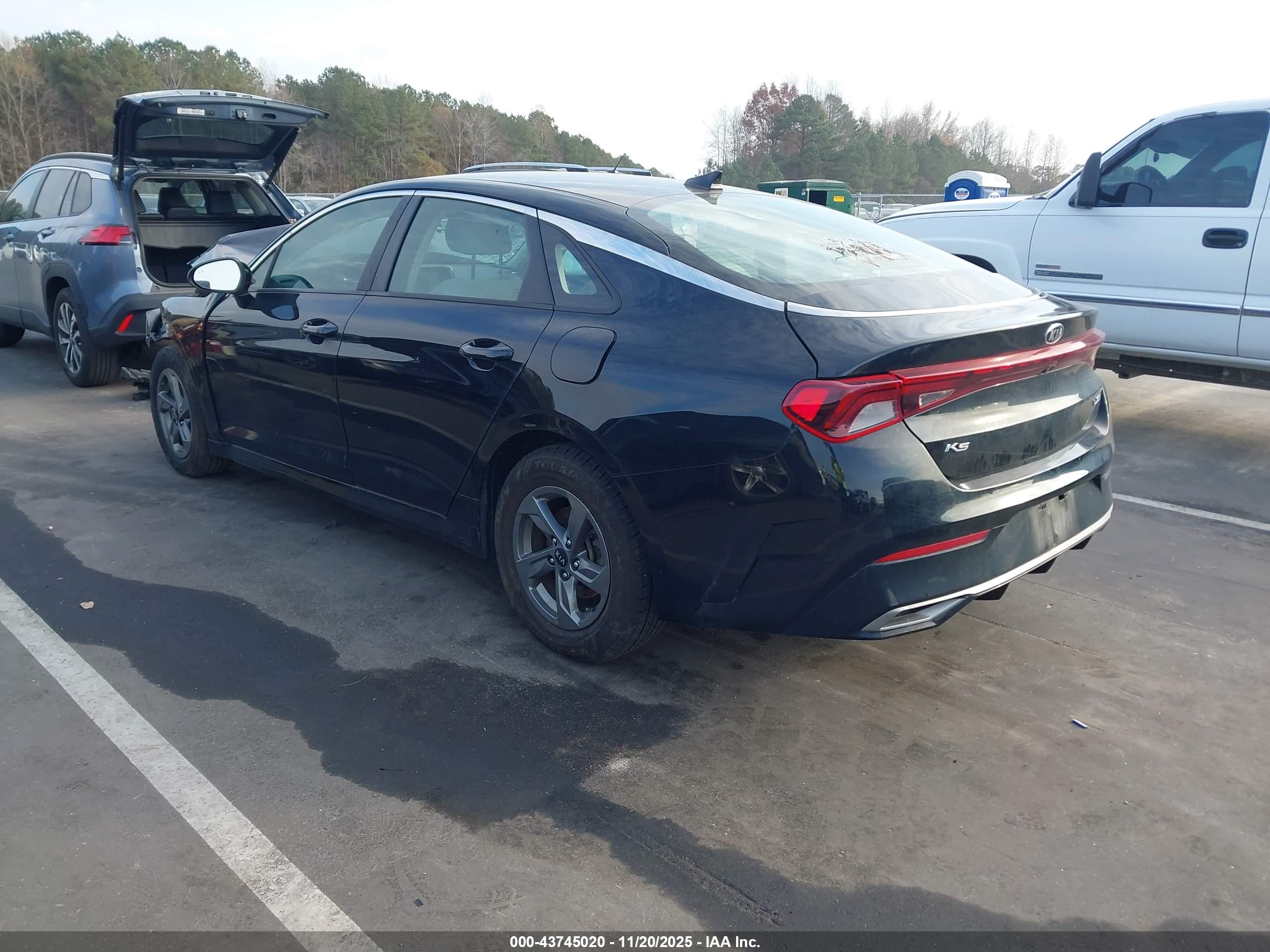 KIA K5 image 3