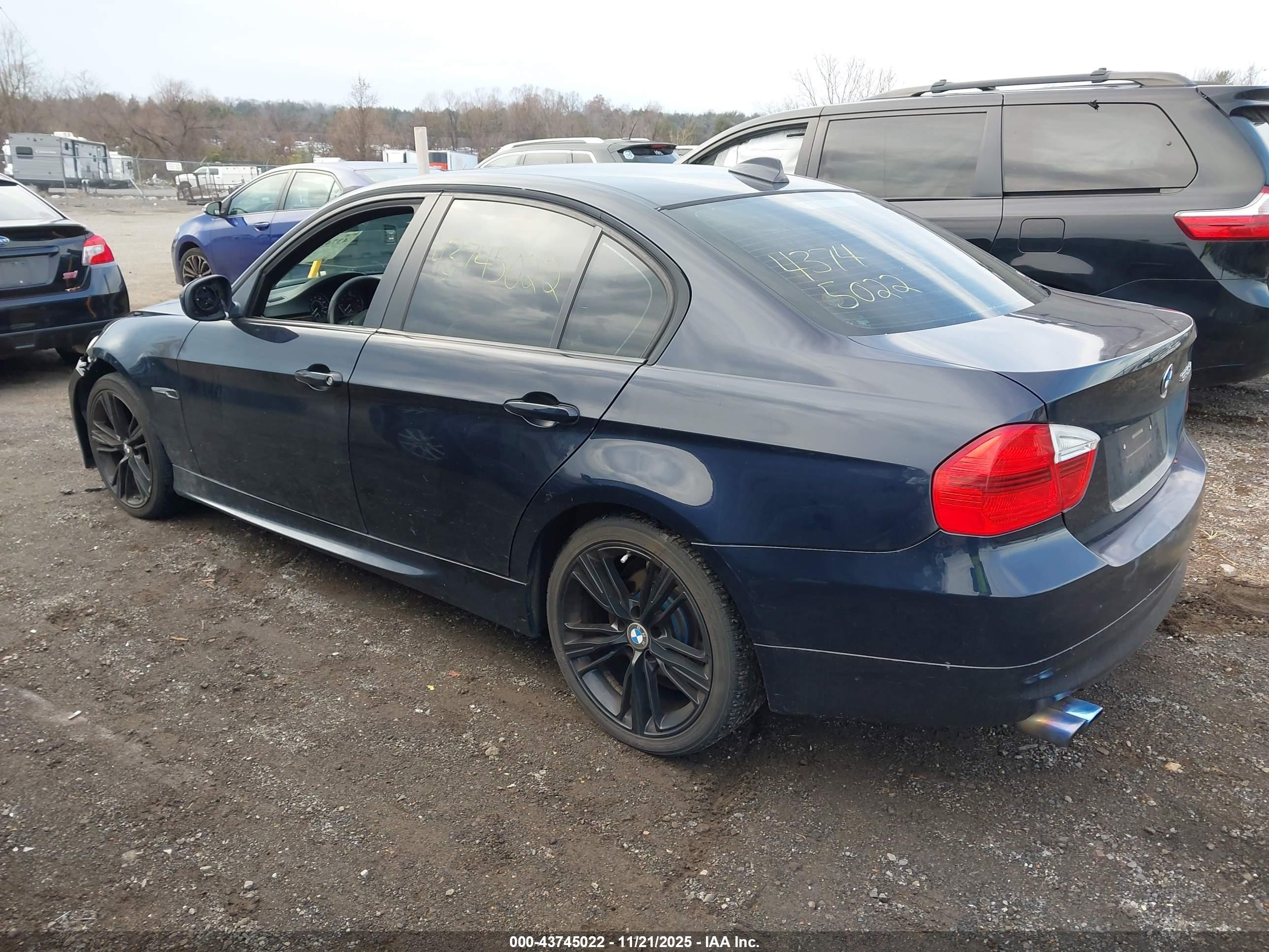 BMW 328XI image 3