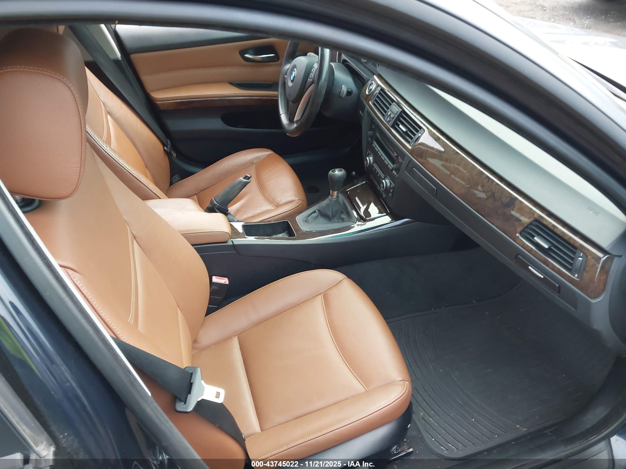 BMW 328XI image 5