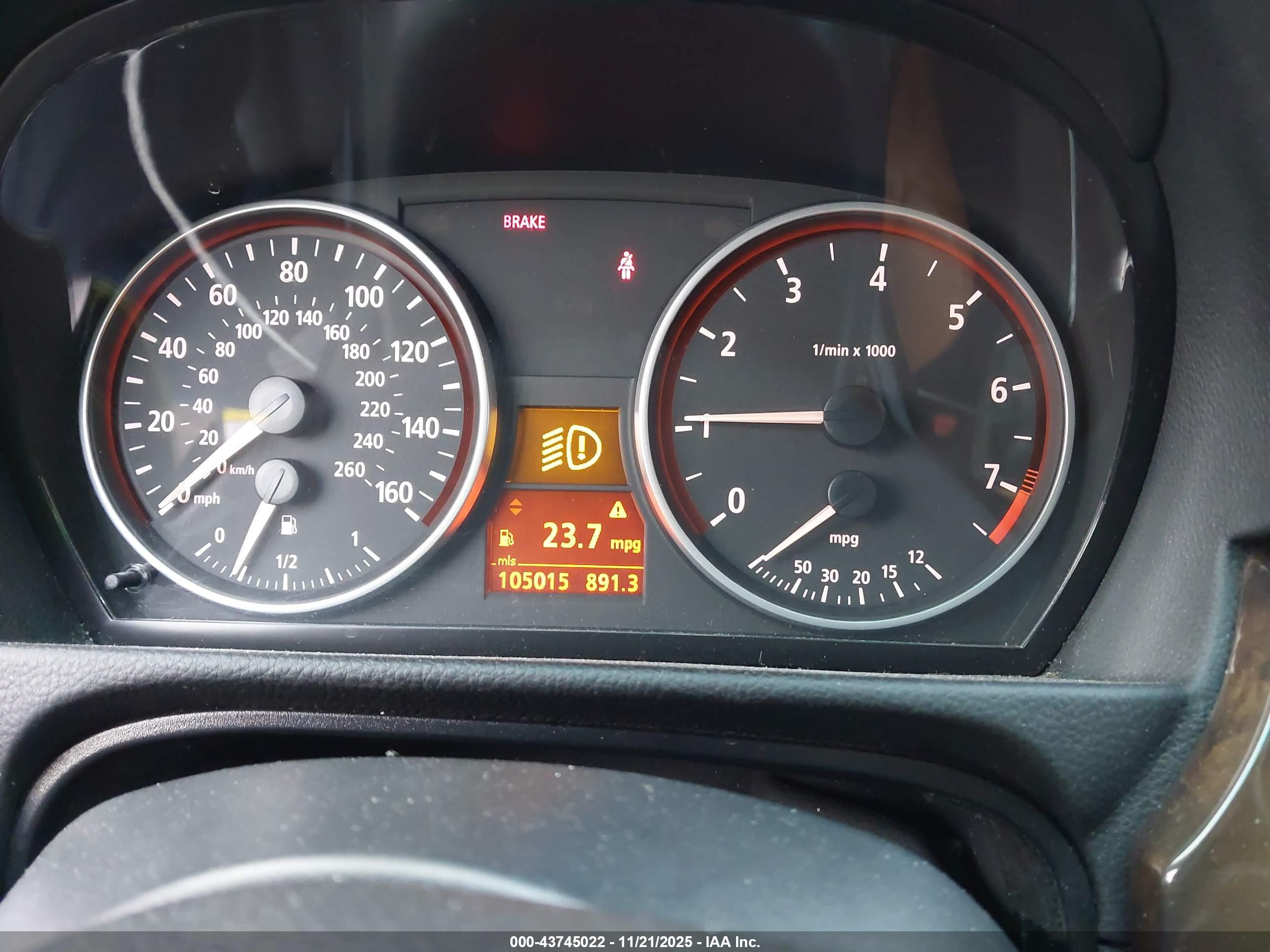 BMW 328XI image 7