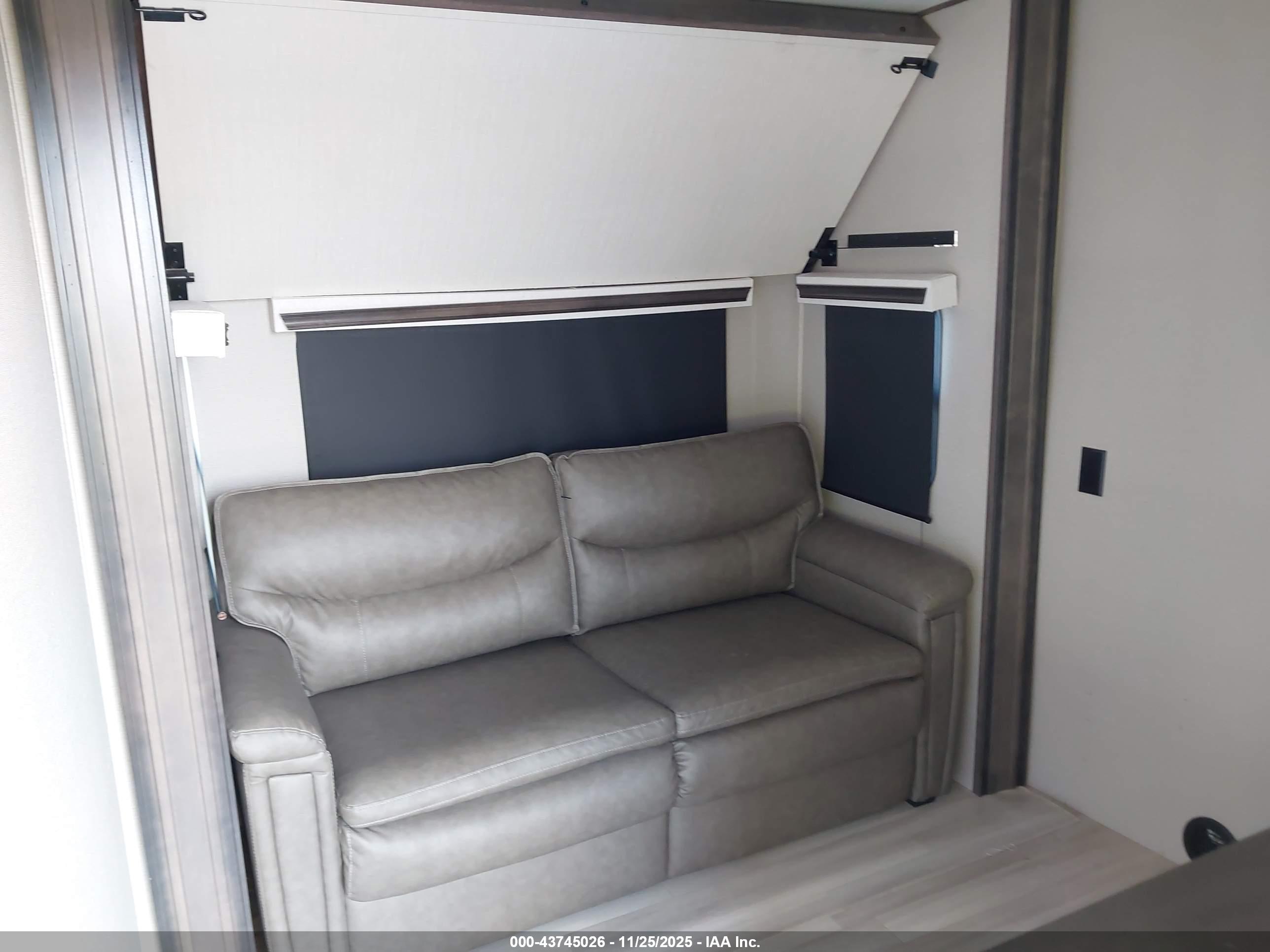 GRAND DESIGN image 8
