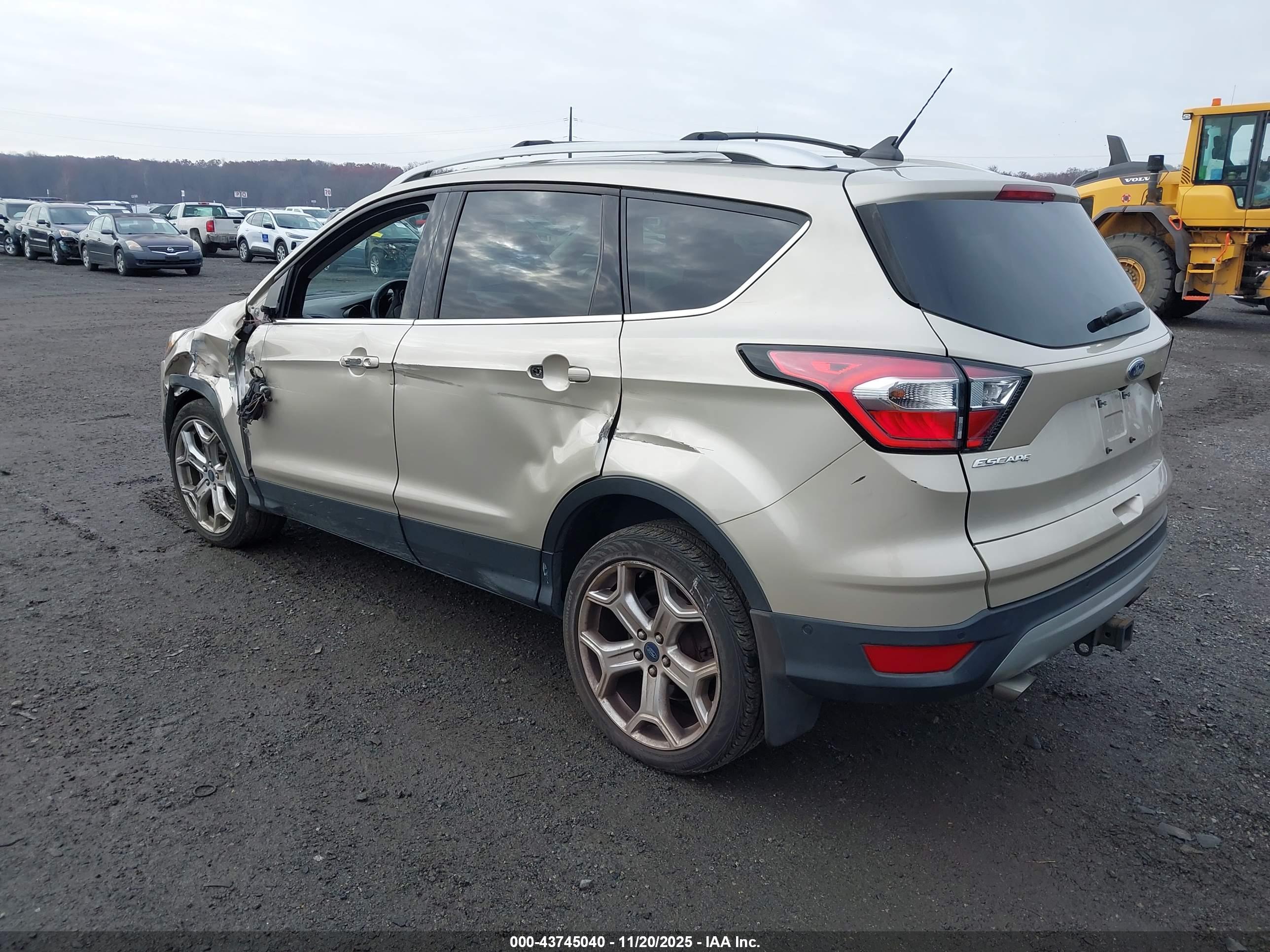FORD ESCAPE image 3