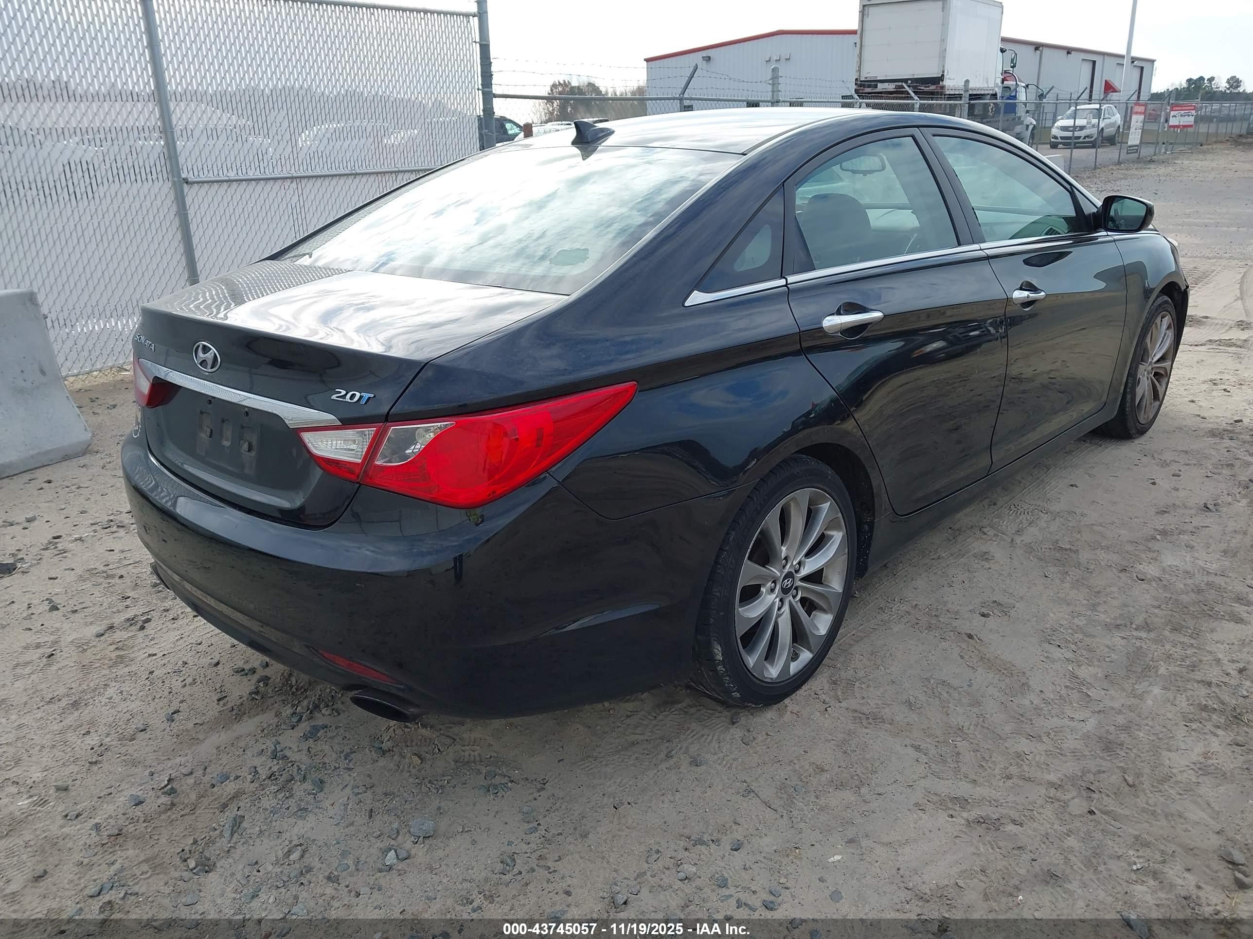 HYUNDAI SONATA image 4