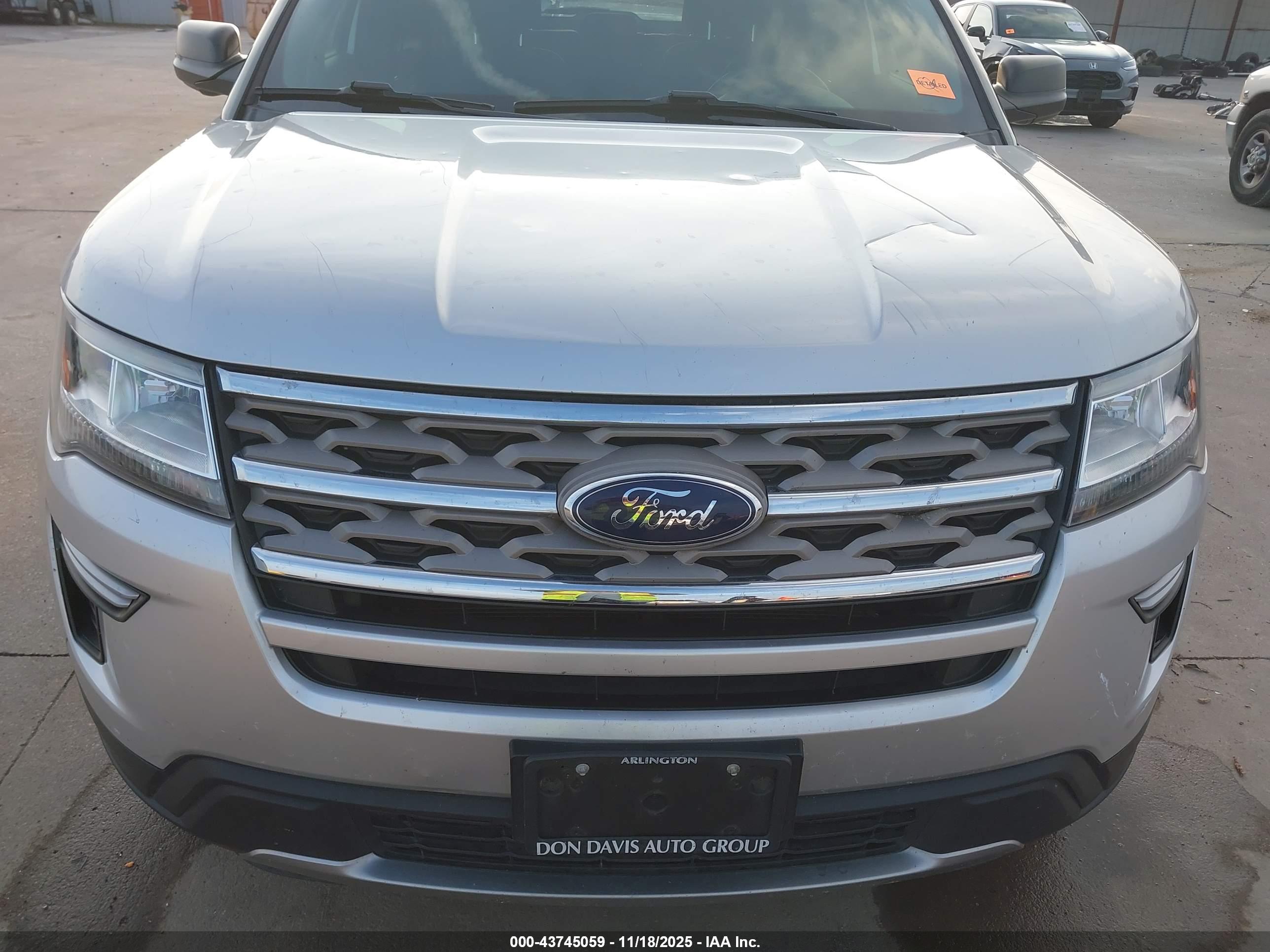 FORD EXPLORER image 6