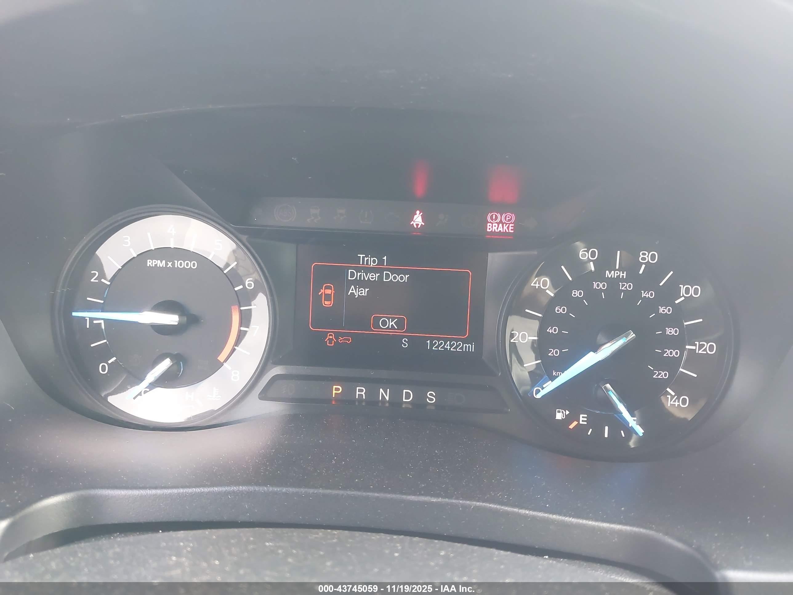 FORD EXPLORER image 7
