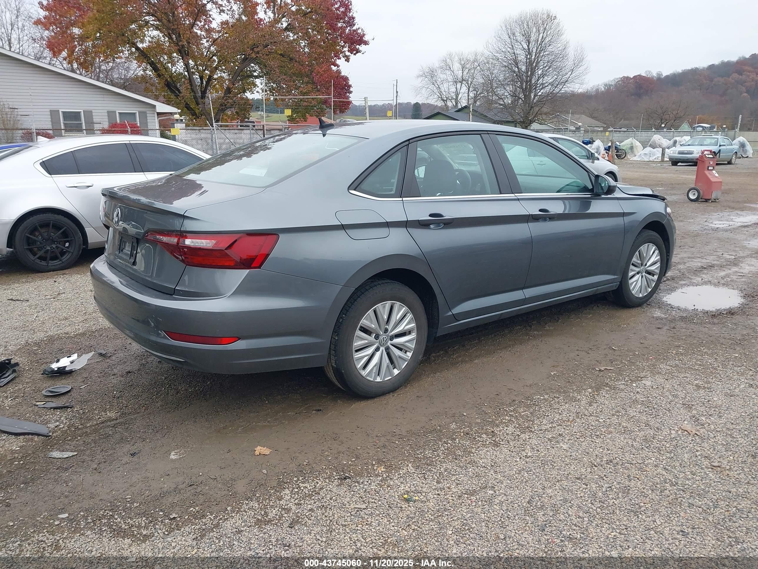 VOLKSWAGEN JETTA image 4