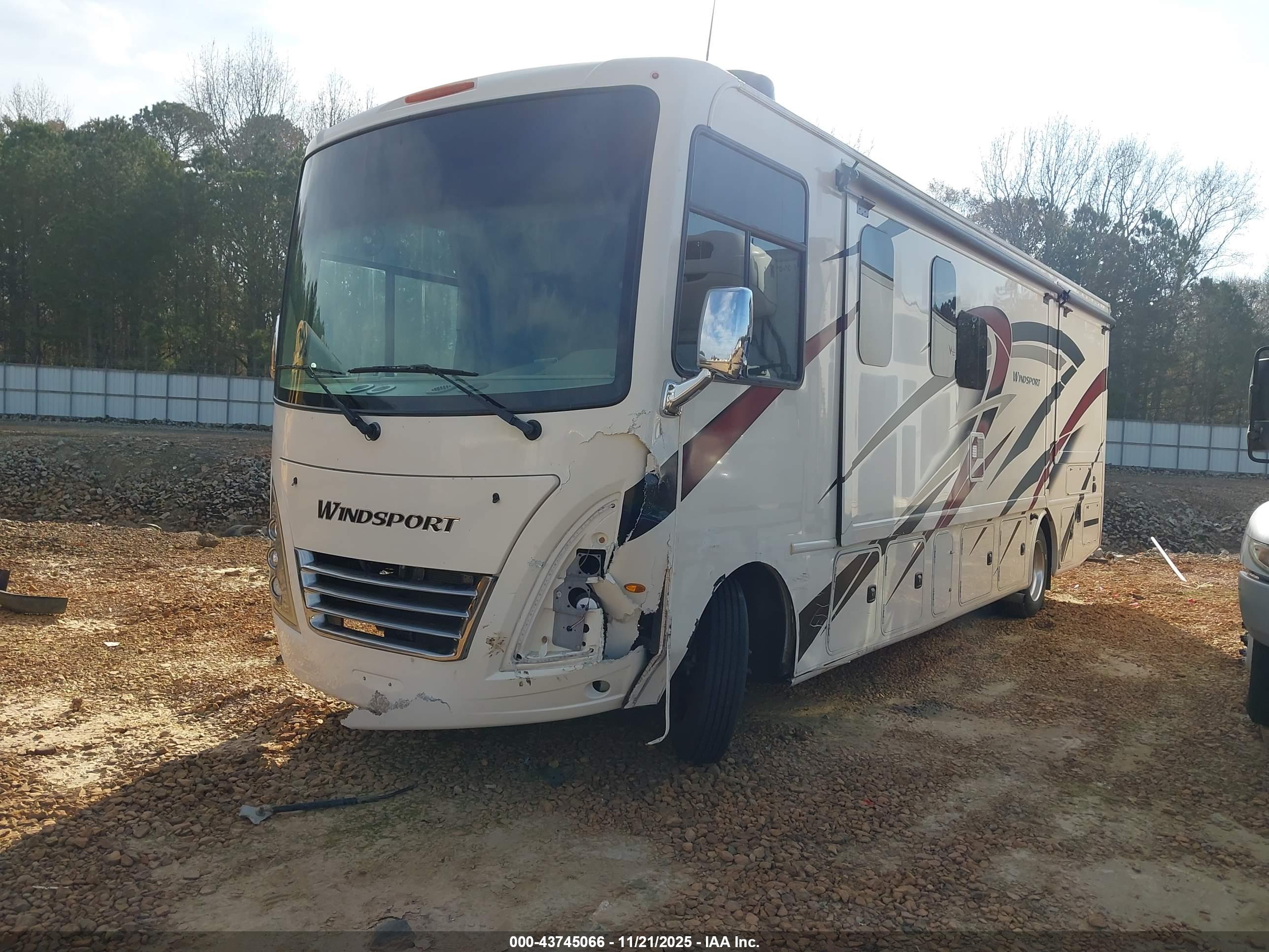 FORD F53 image 2